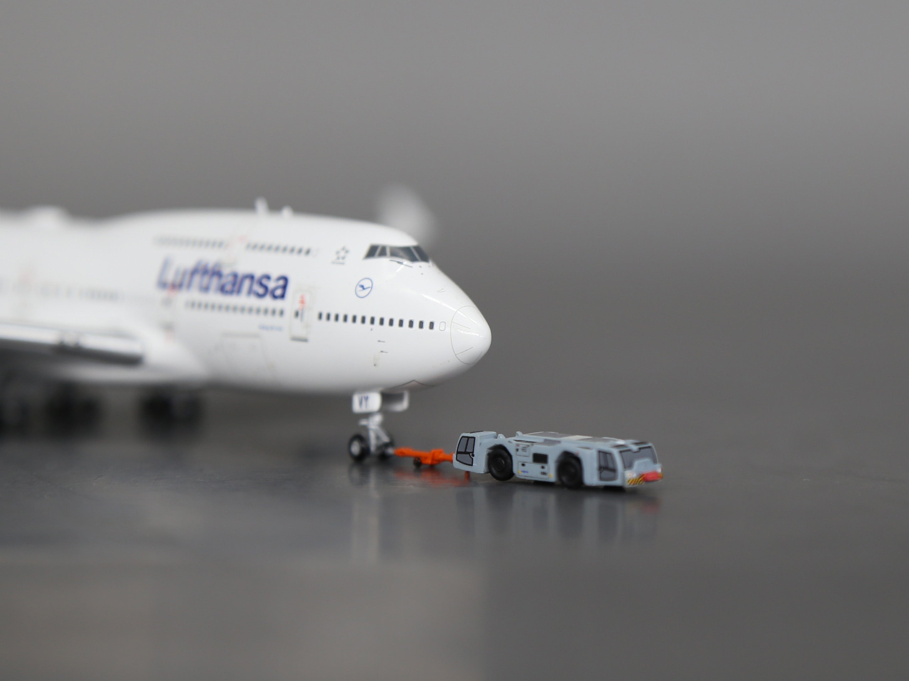 Scale 1:400 Mixed Fuel TRUCK AND F396 GSE Bundle – Finished 3D Printed Models