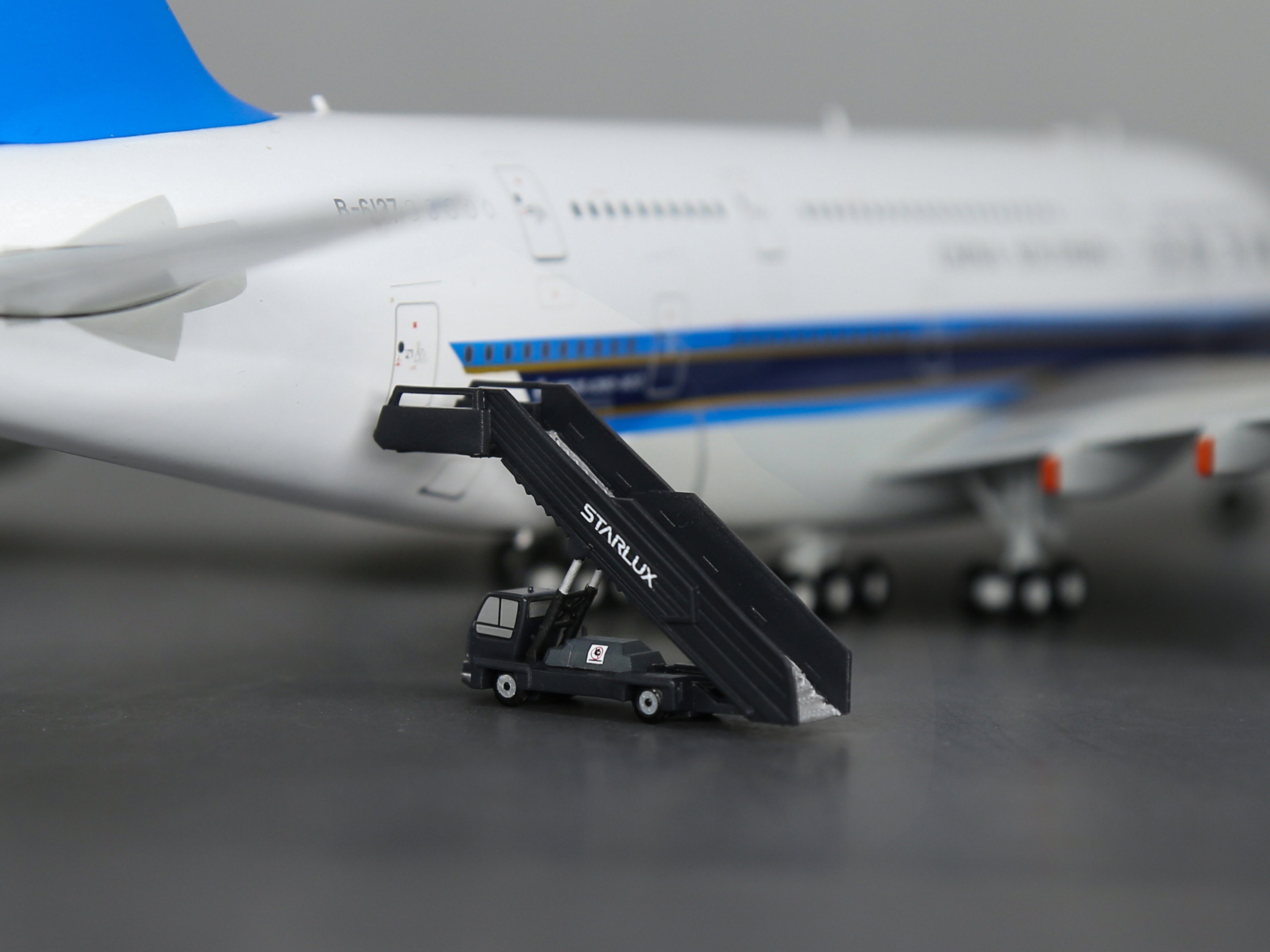 Scale 1:400/200/144 TLD Black staircase truck handmade printed Finished 3D Modeling car