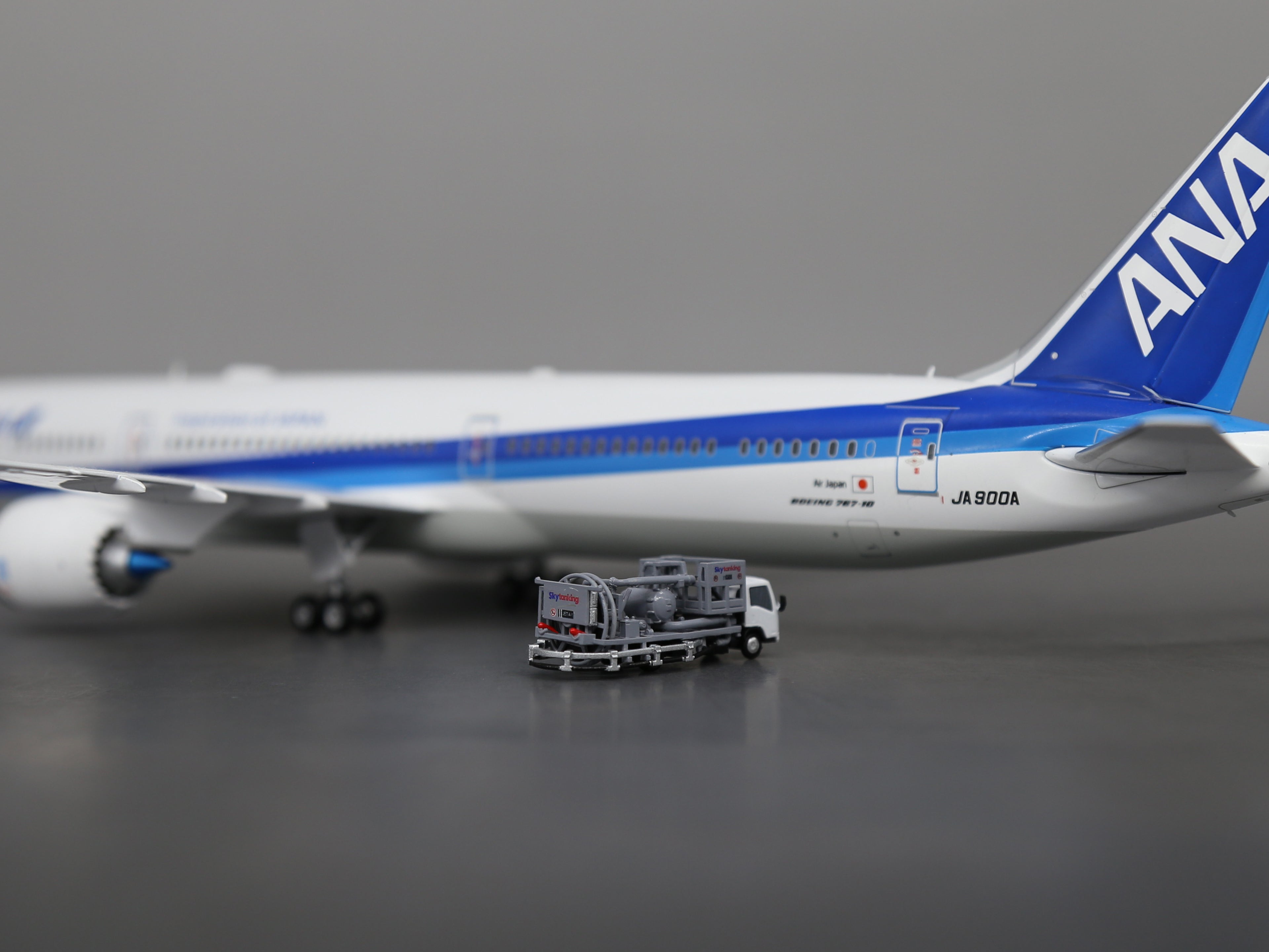 Scale 1:200/144 Airport ISUZU Sky Tanking FUEL TRUCK Finished printed 3D Model