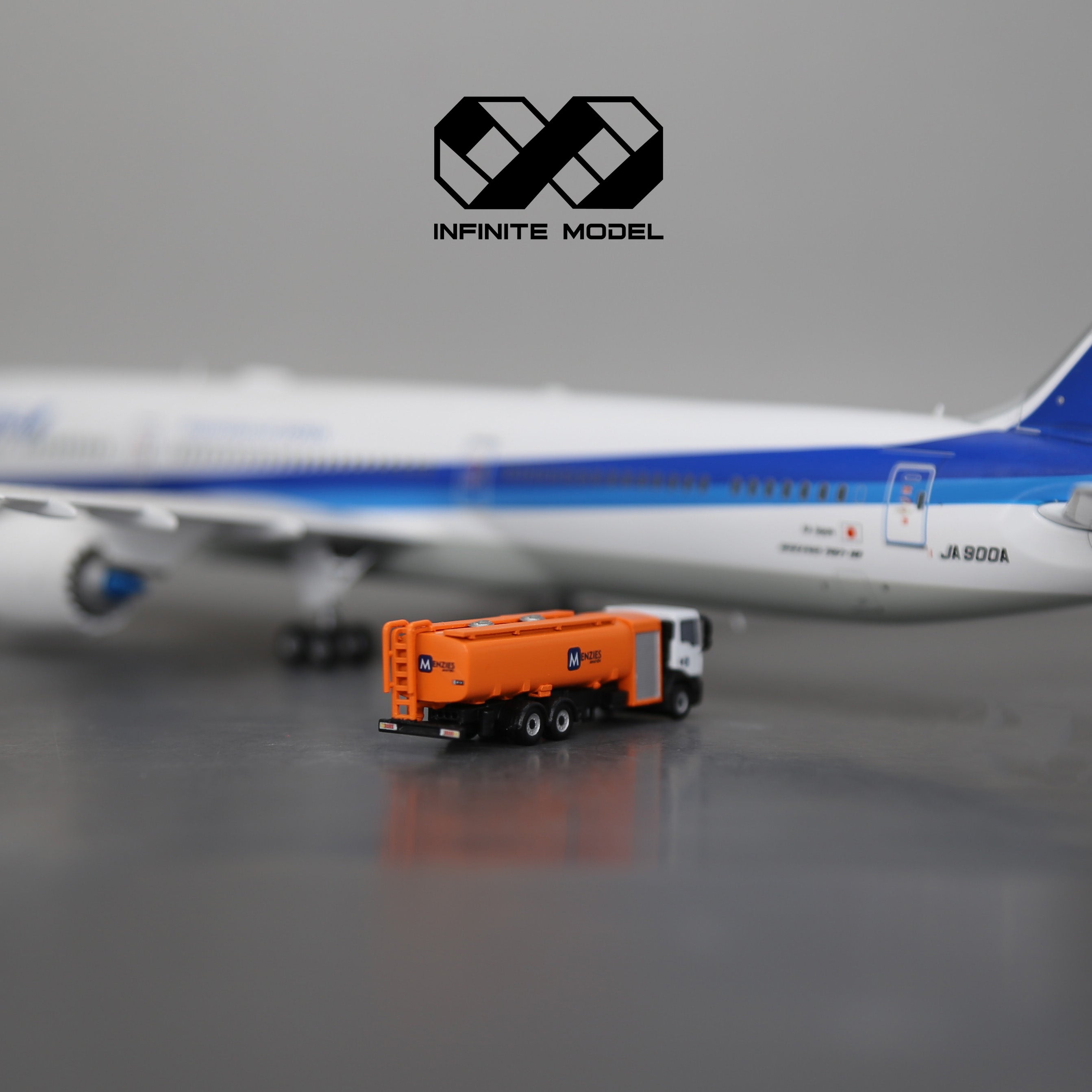 Scale 200 MAN single-axle Airport Menzies Gas refueler truck GSE printed Finished 3D Model