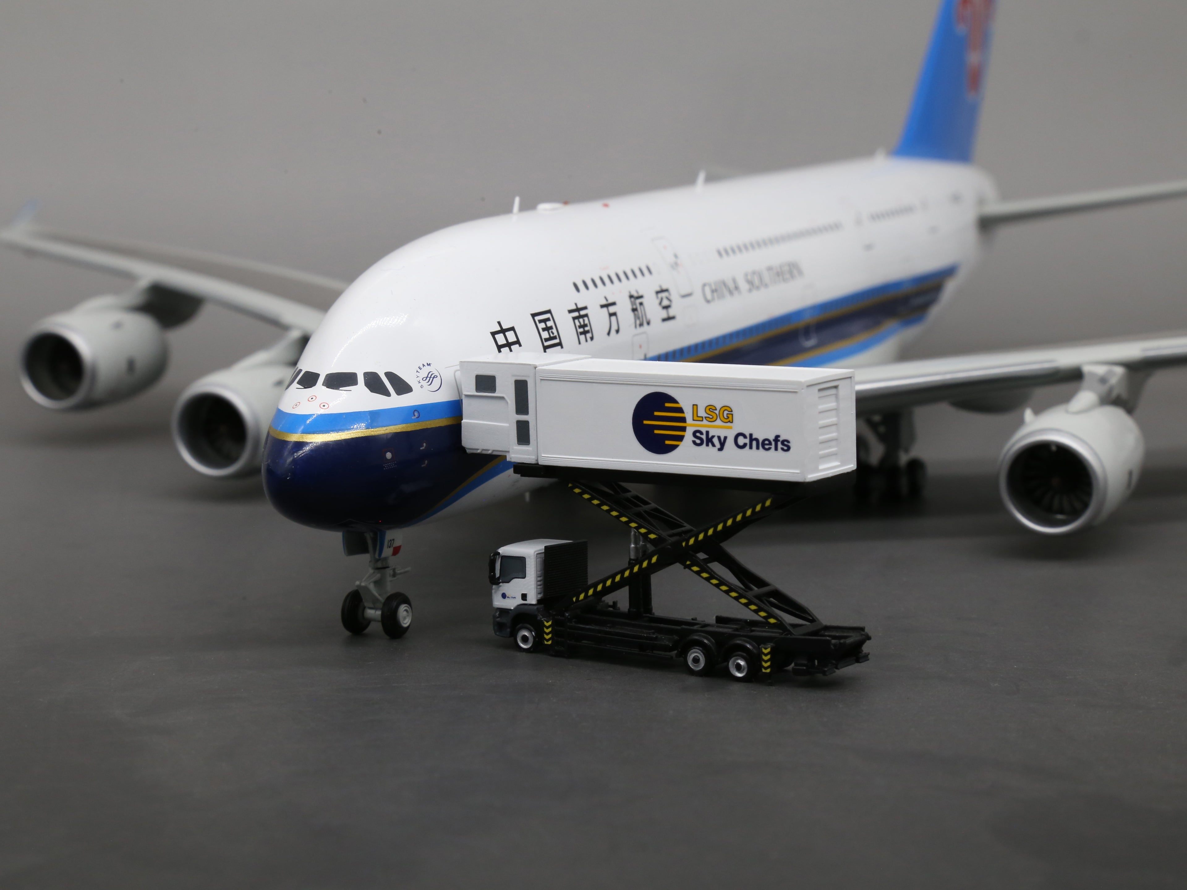 Scale 1:400/200/144 Airport LGS Sky Chefs Catering truck printed Finished 3D Model car