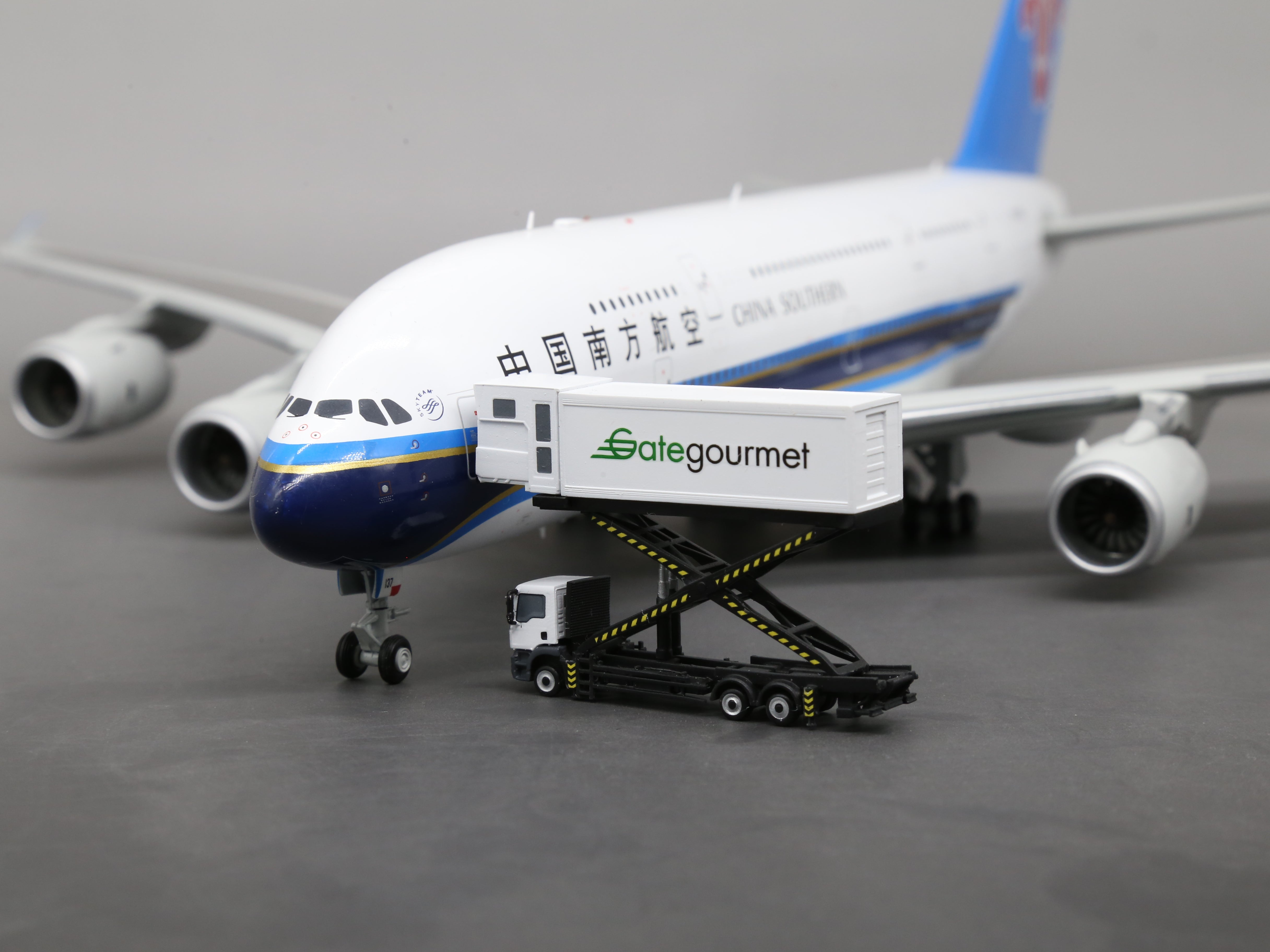 1:400 Gategoumet Airport Catering Truck – 3D Printed Model | 3D
