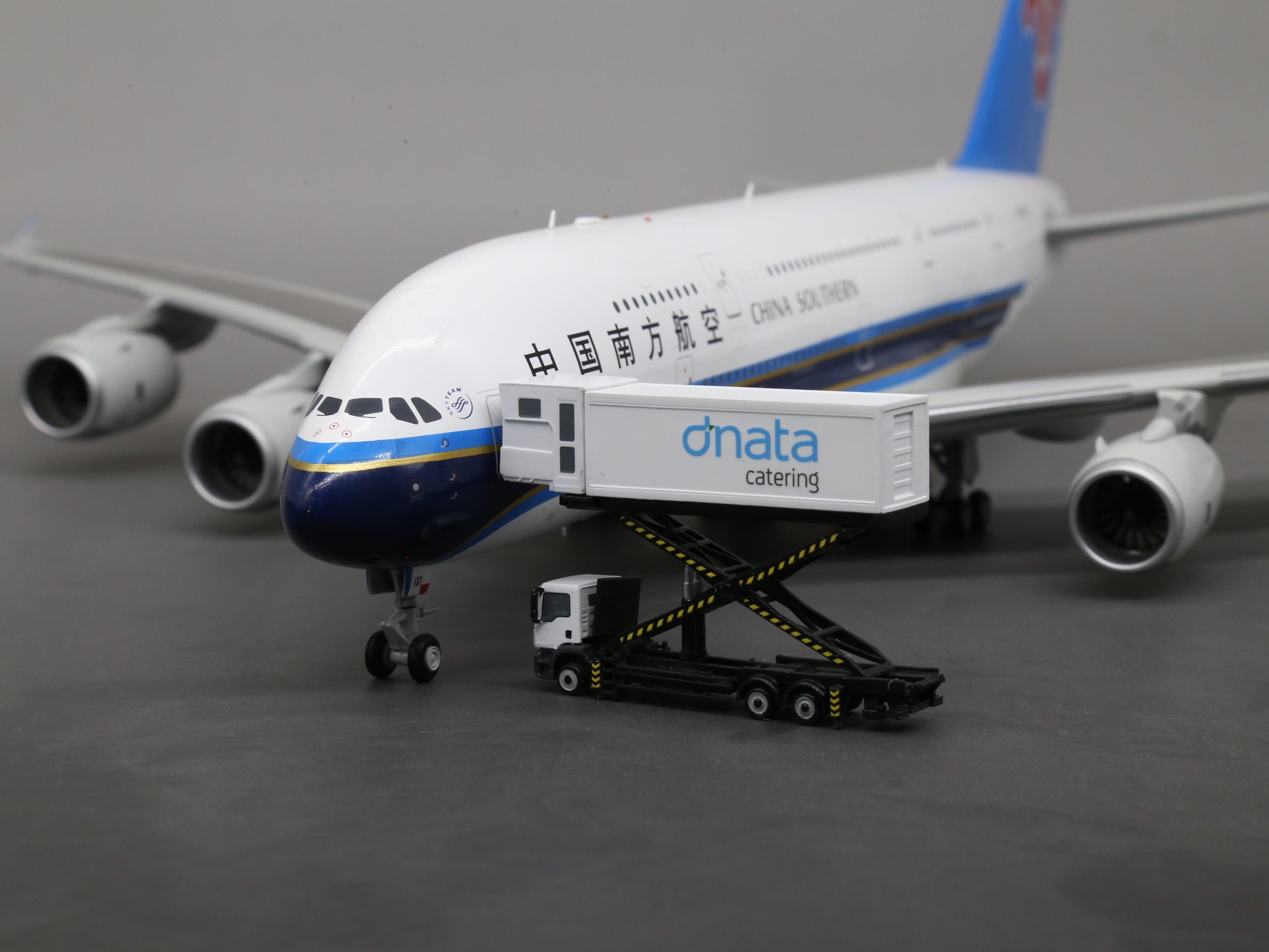 Scale 1:400/200/144  Airport DNATA Catering truck handmade printed Finished 3D Model car