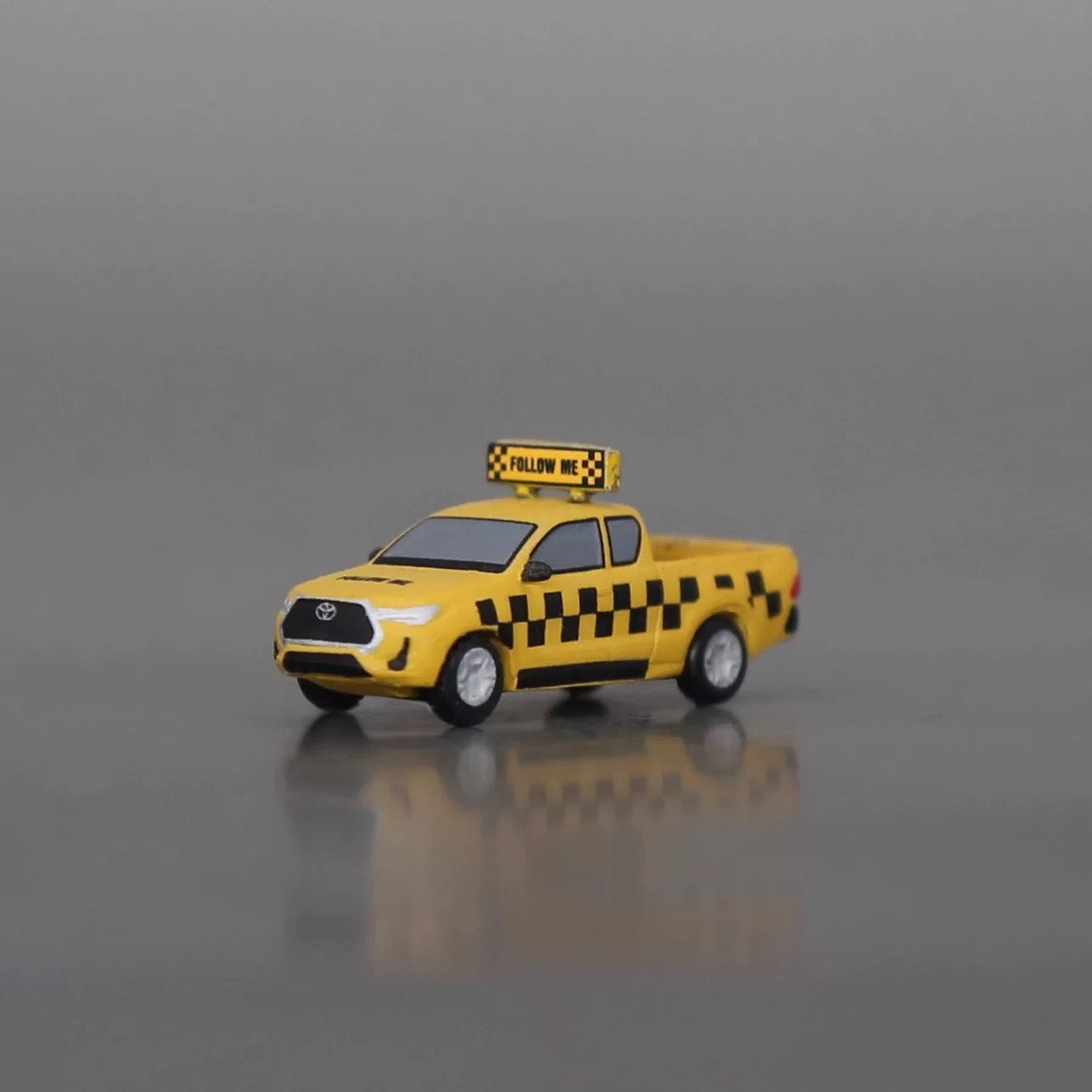 Scale 1/200 airport follow me car Painted Printed 3D Model