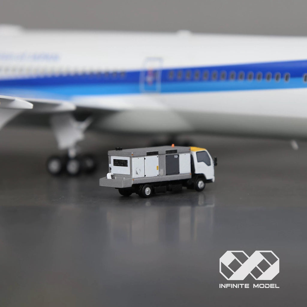 Scale 1:200 Aircraft power vehicle ISUZU ASU-600 Finished 3D Model Car