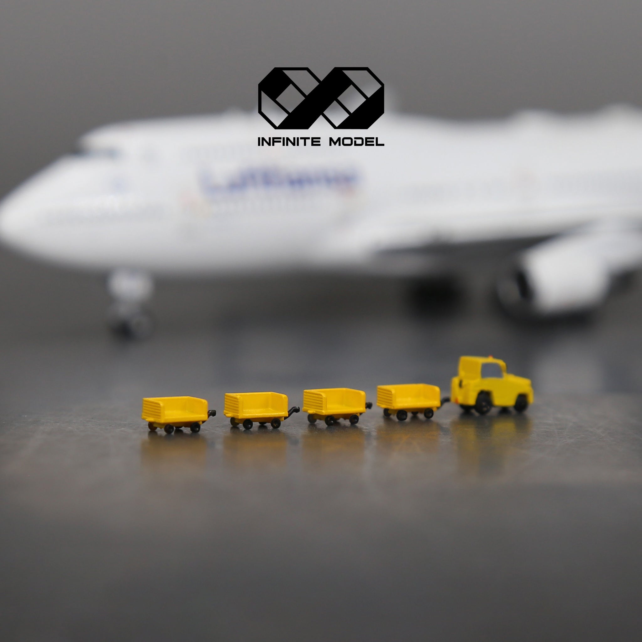 Scale 1:400 Airport Luggage Tractor With Four Carts Finished 3D Model
