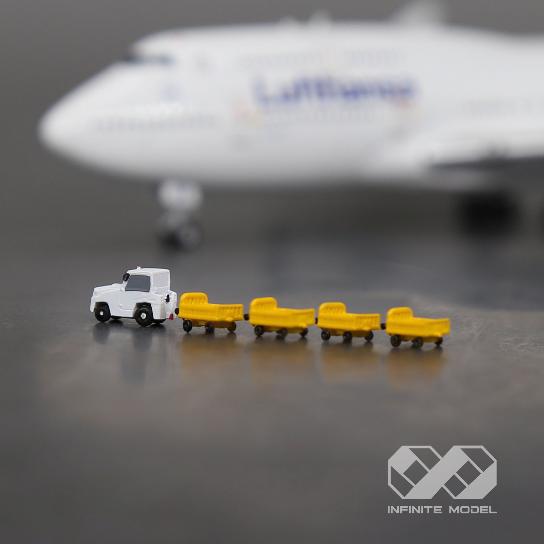 Scale 1:400 Airport Luggage Tractor With Four Carts Finished 3D Model
