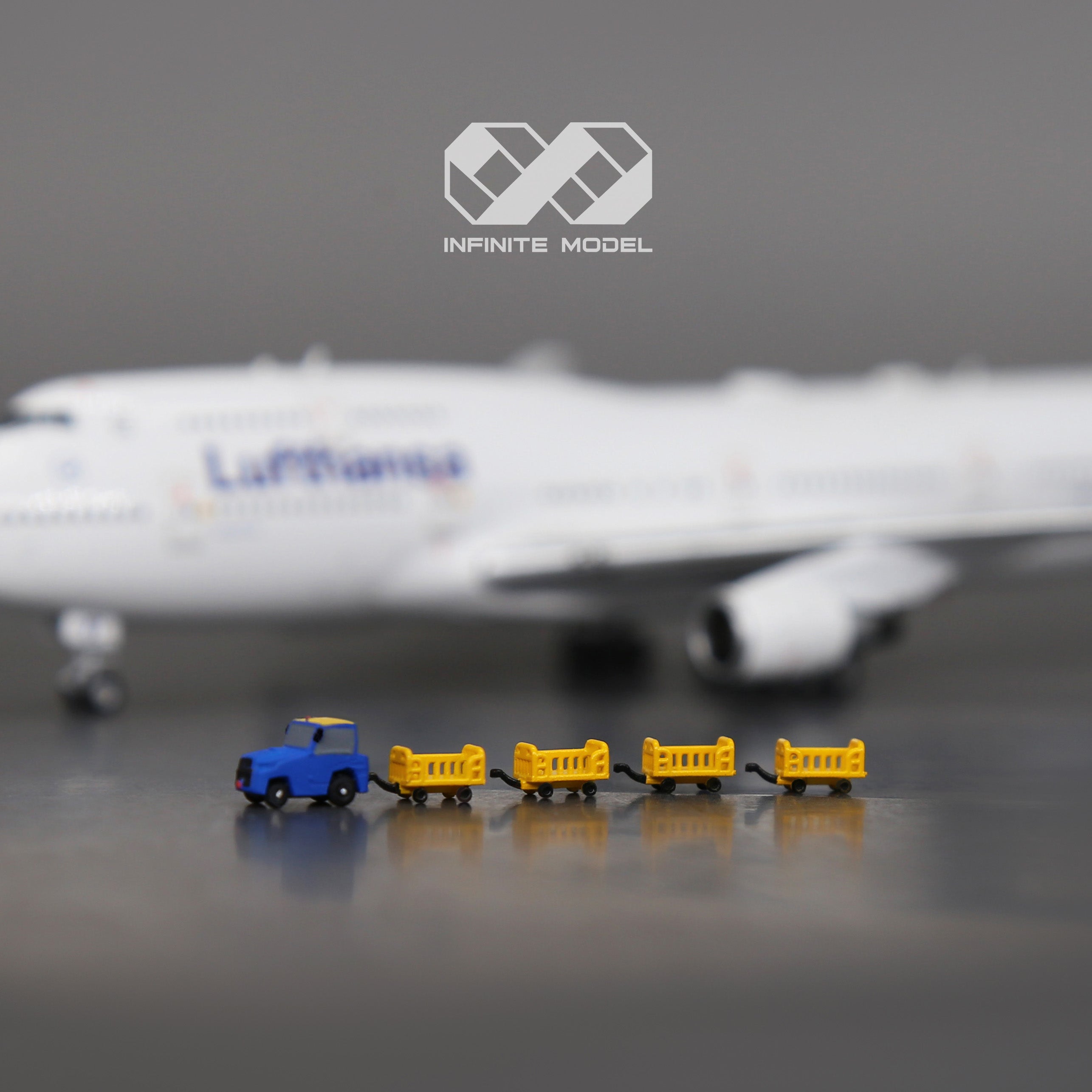 Scale 1:400 Airport Luggage Tractor With Four Carts Finished 3D Model