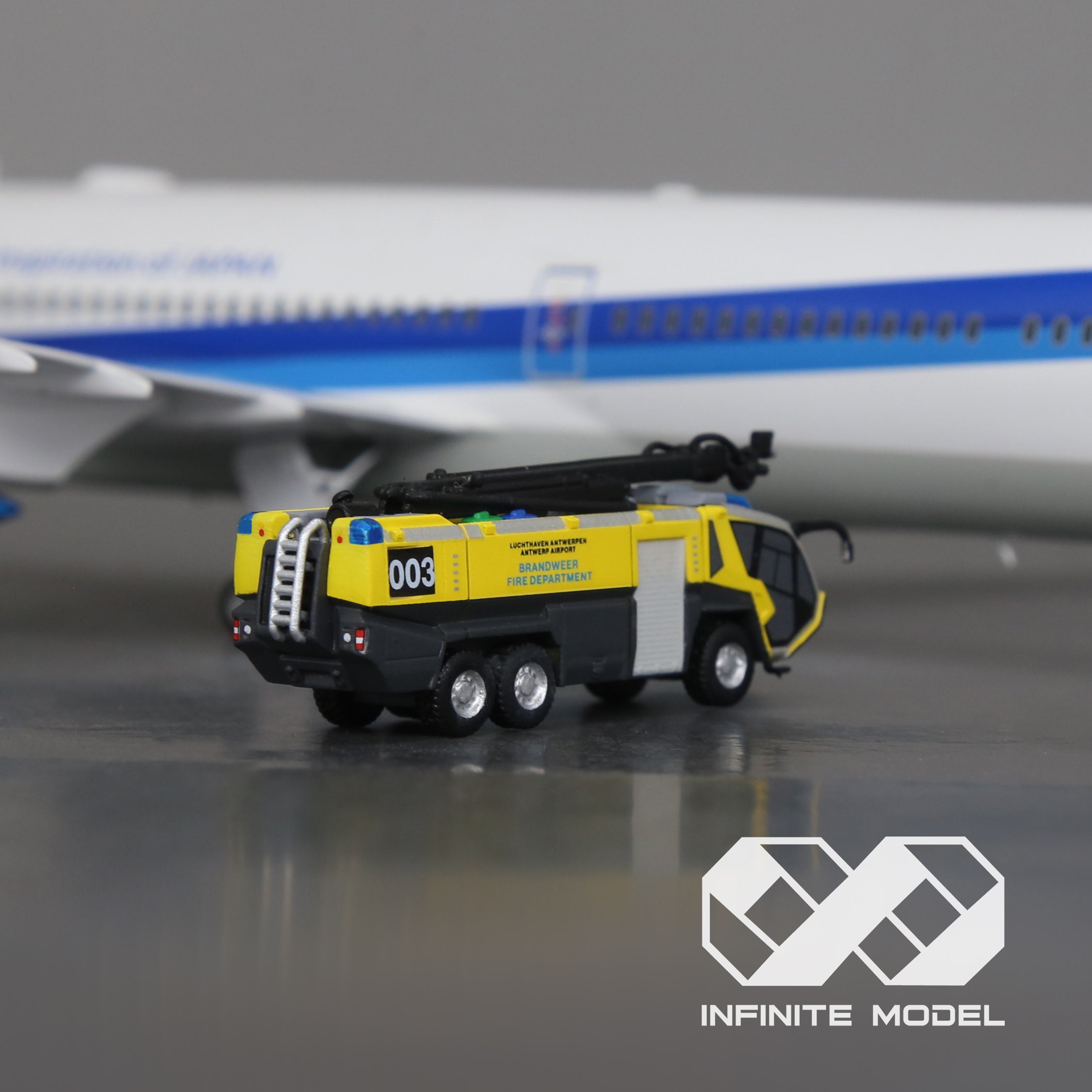 Scale 1:200 Antwerp airport Panther 6x6 HRET fire truck Painted Printed 3D Model