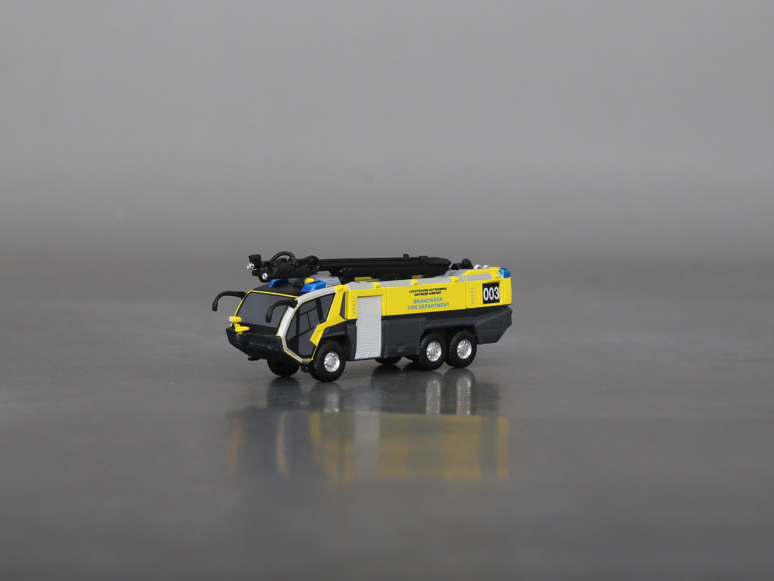 Scale 1:200 Antwerp airport Panther 6x6 HRET fire truck Painted Printed 3D Model