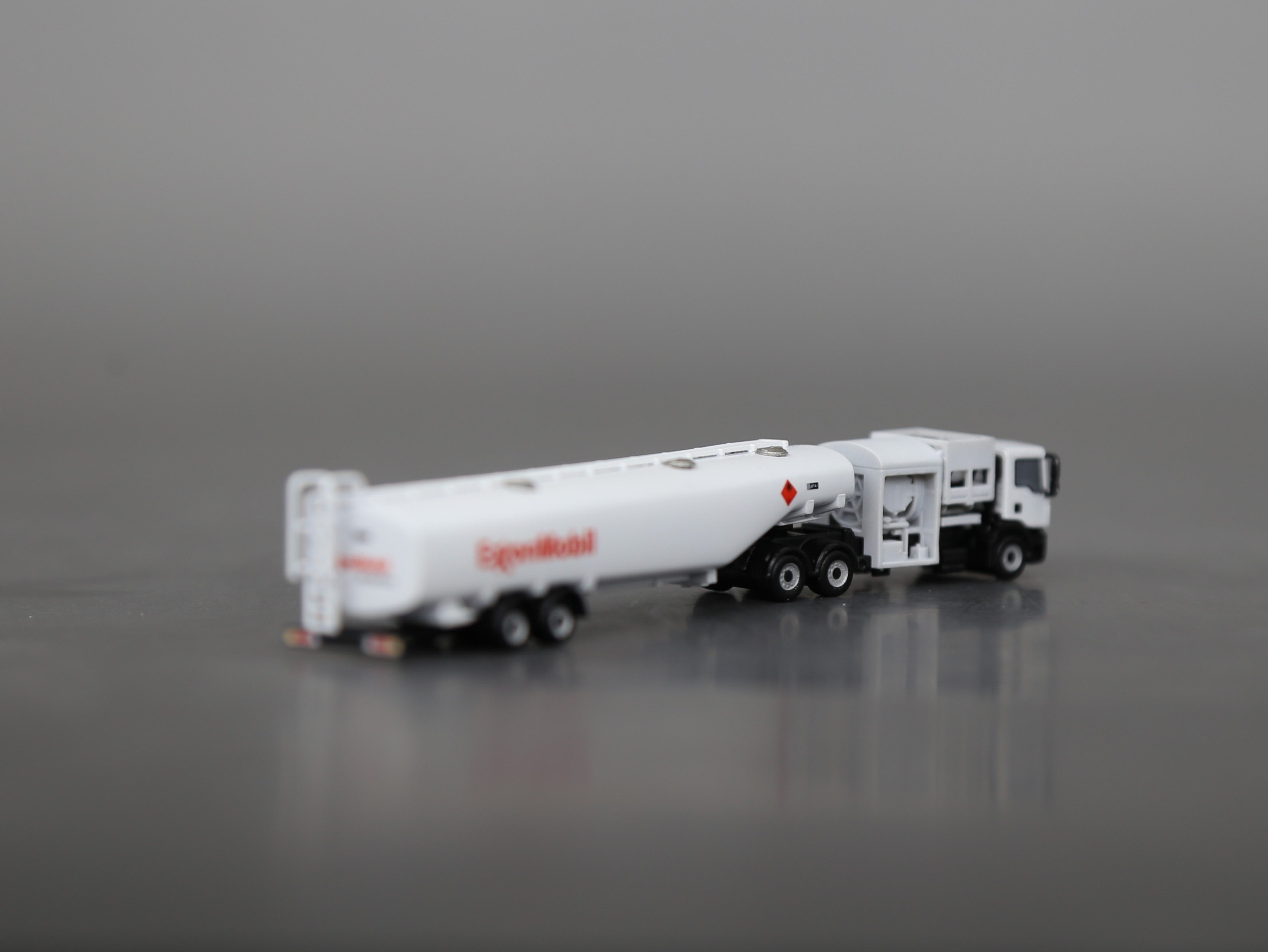 1:400/200/144 Aircraft Exon Mobil Gas Refueler Finished Printed 3D Model