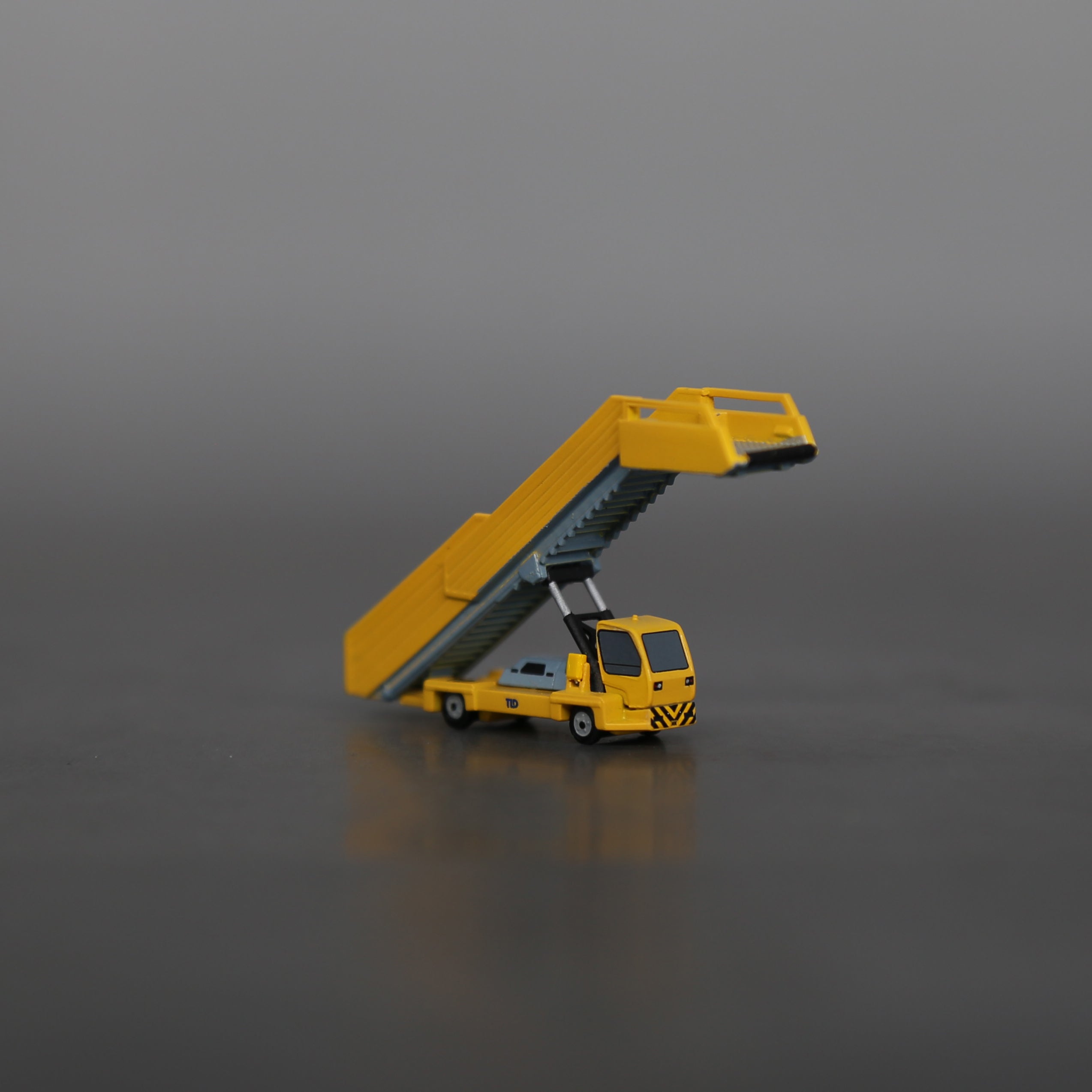 Scale 1:400/200/144 TLD yellow staircase truck handmade printed Finished 3D Modeling car