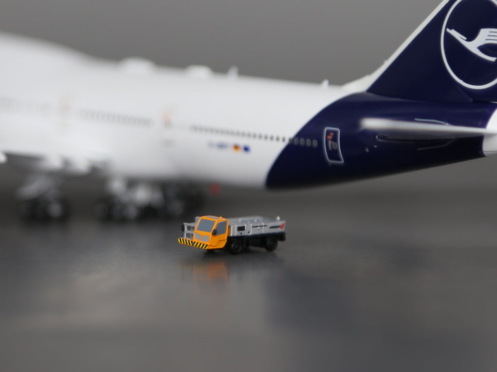 Scale 1:400/200 Swissport TLD LSP-900 Lavatory Truck Painted Printed 3D Model