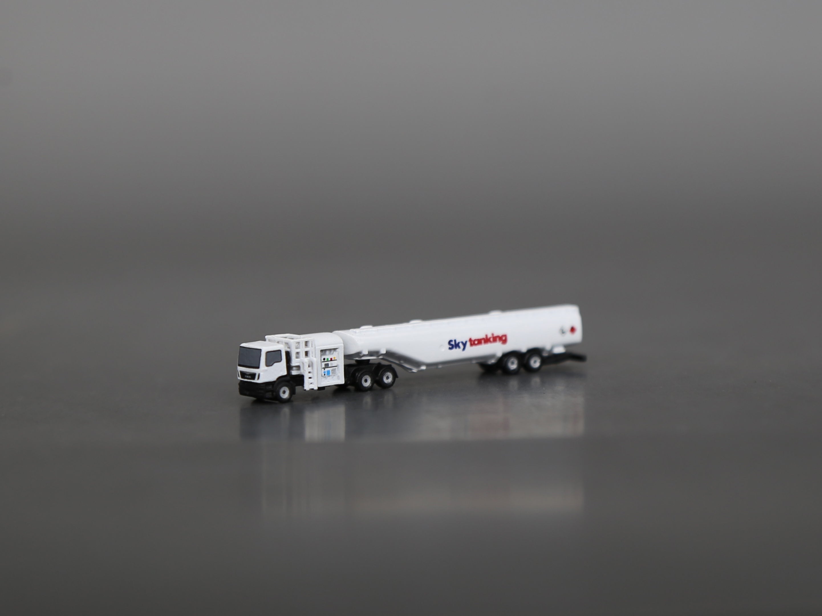 Scale 1:400 Mixed Airport GSE Bundle II – Finished 3D Printed Models