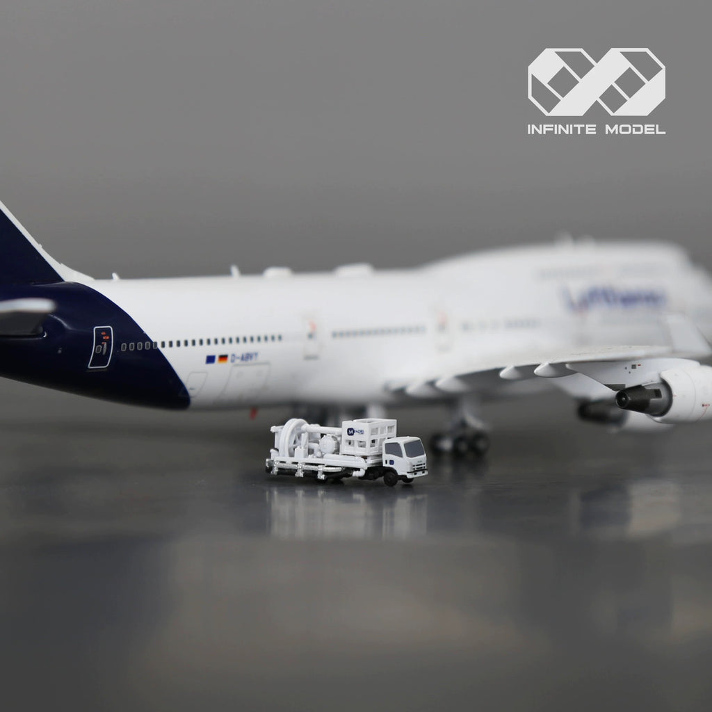 1/400 Airport ISUZU Menzies FUEL TRUCK Finished printed 3D Model