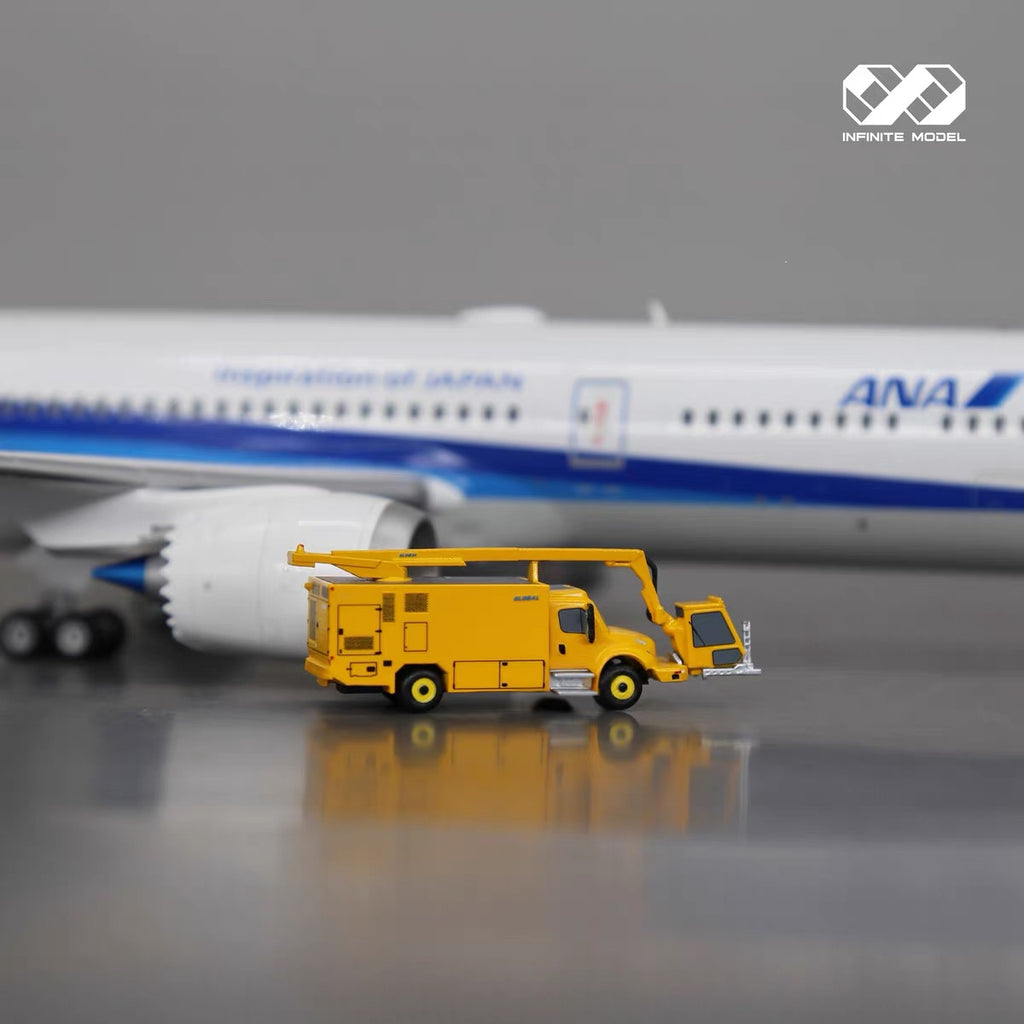 Scale 1:200 Airport Deicing truck Infinite 3D Painted Finished Model