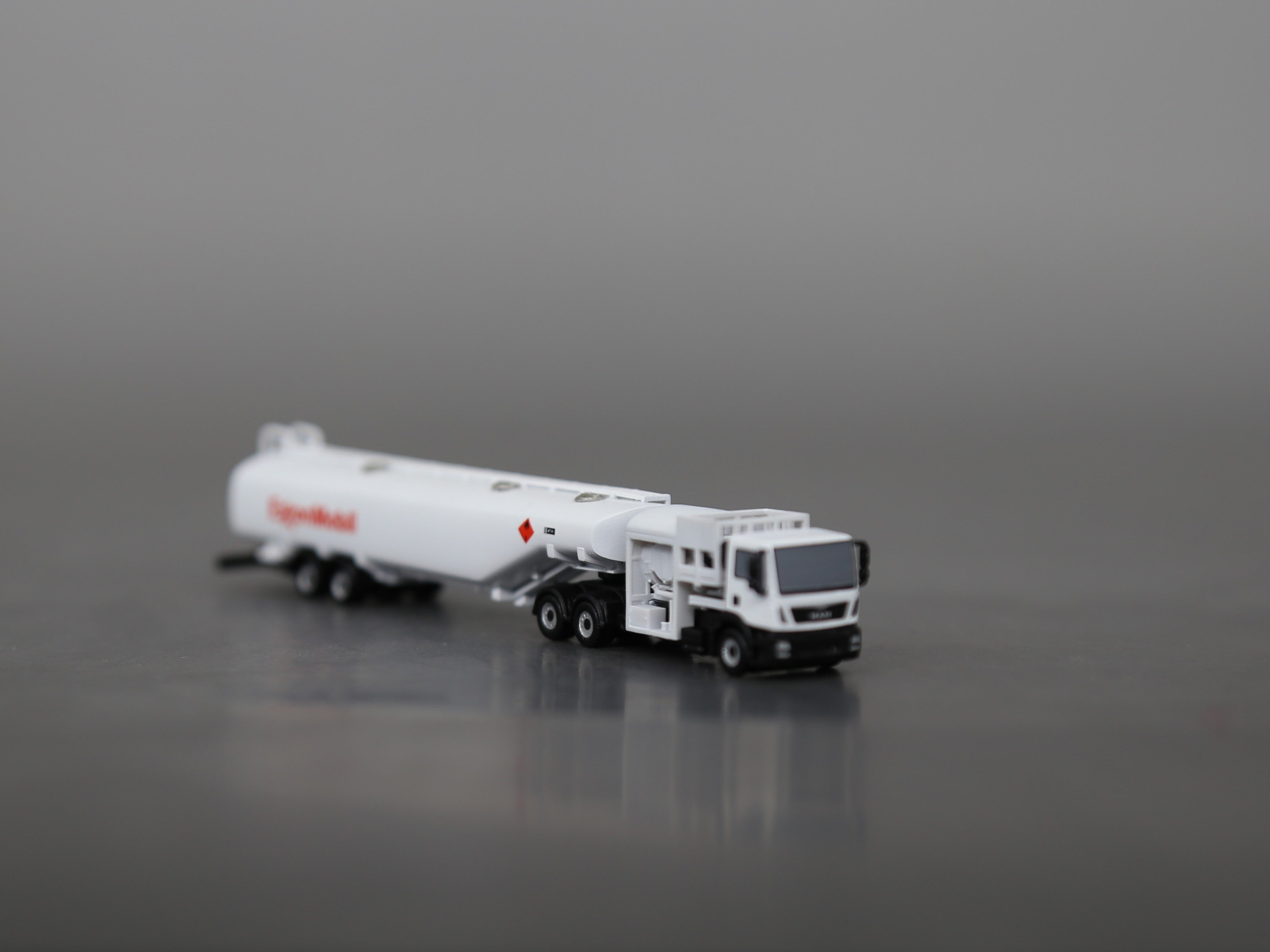 1:400/200/144 Aircraft Exon Mobil Gas Refueler Finished Printed 3D Model