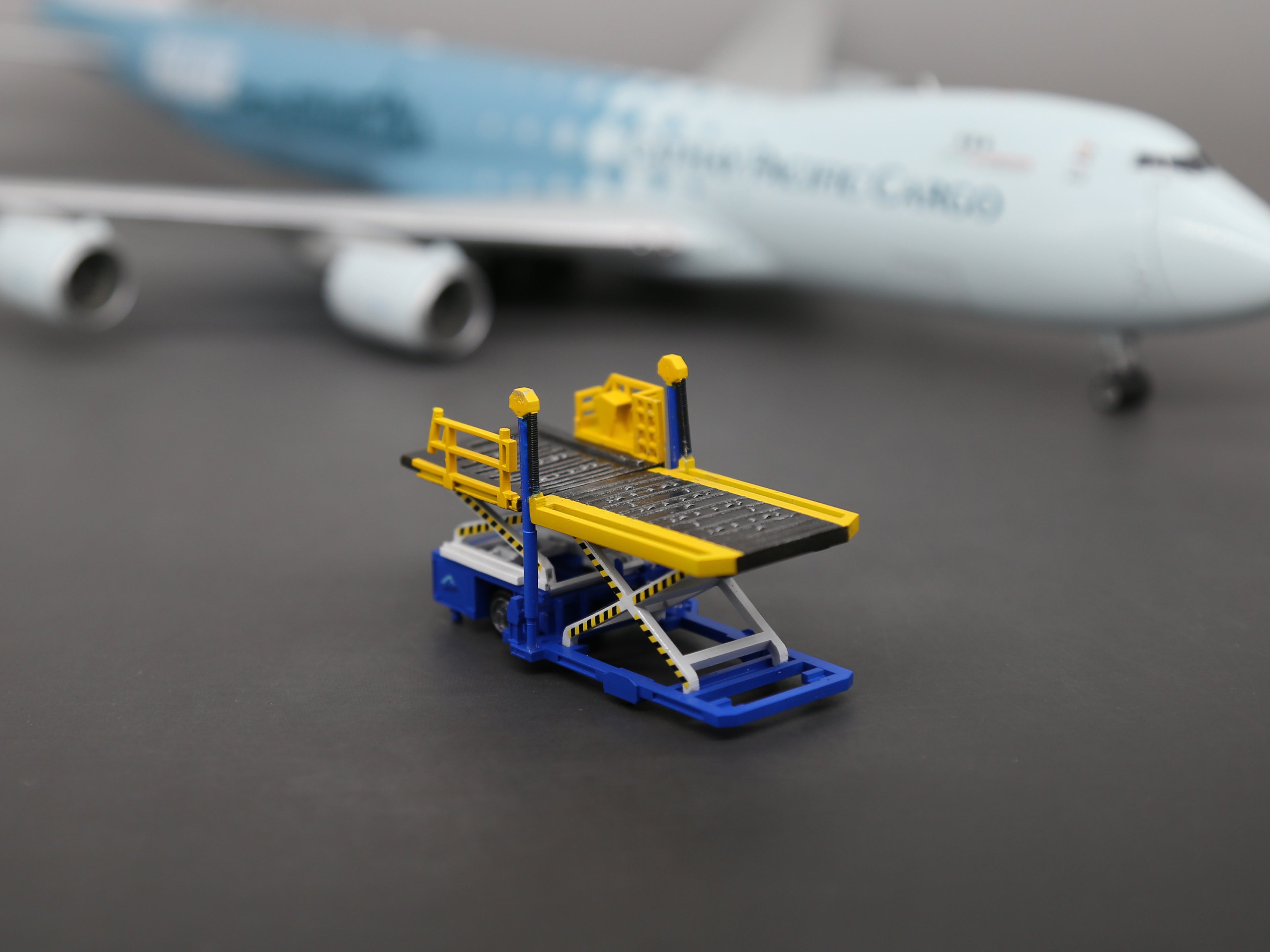 Scale 1:200/144 blue trepel champ70 airport cargo loader Finished Painted Printed 3D Model