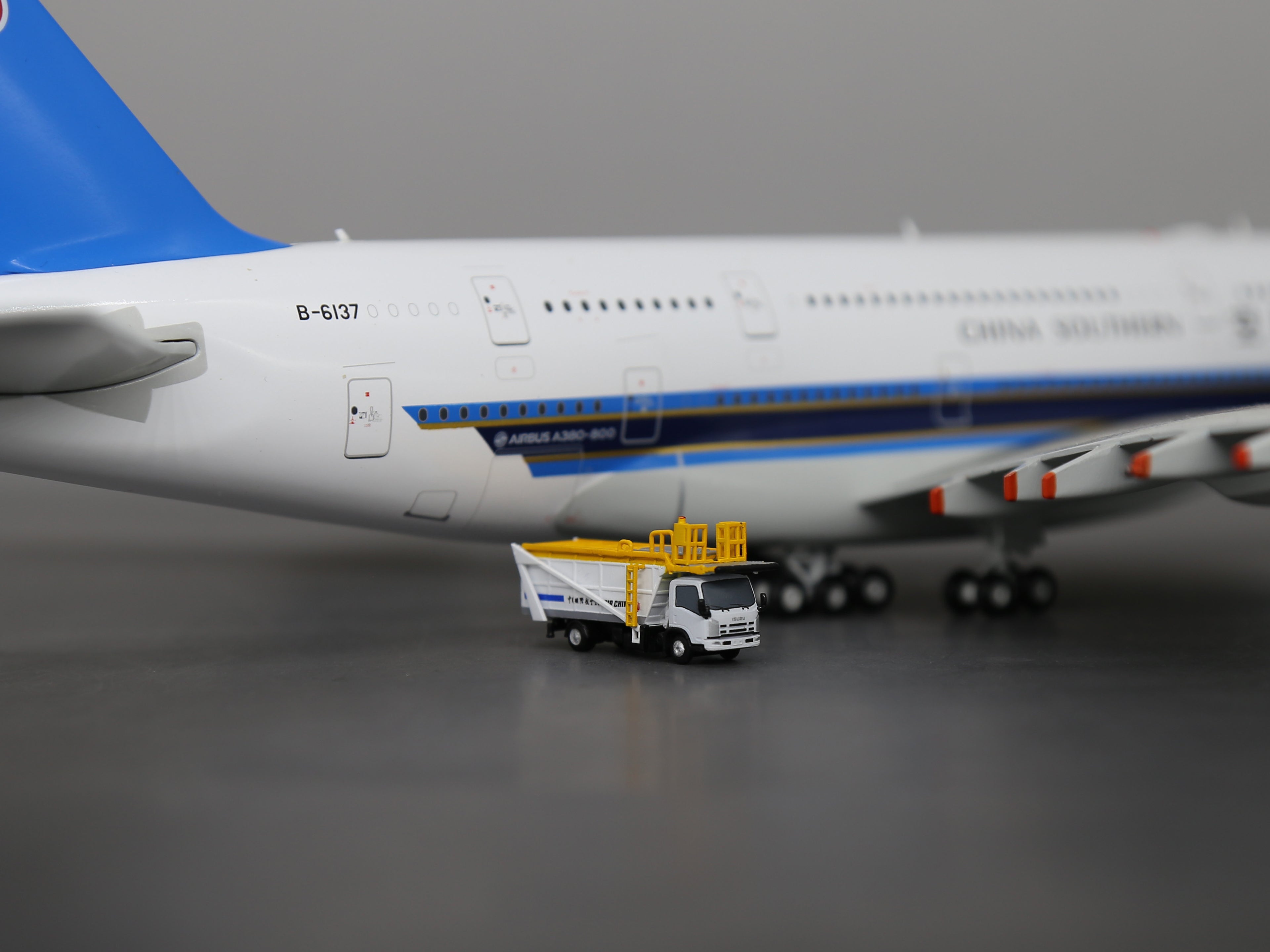 1/200 Airport Garbage Truck 3D Print Fixed Finished Painted Model