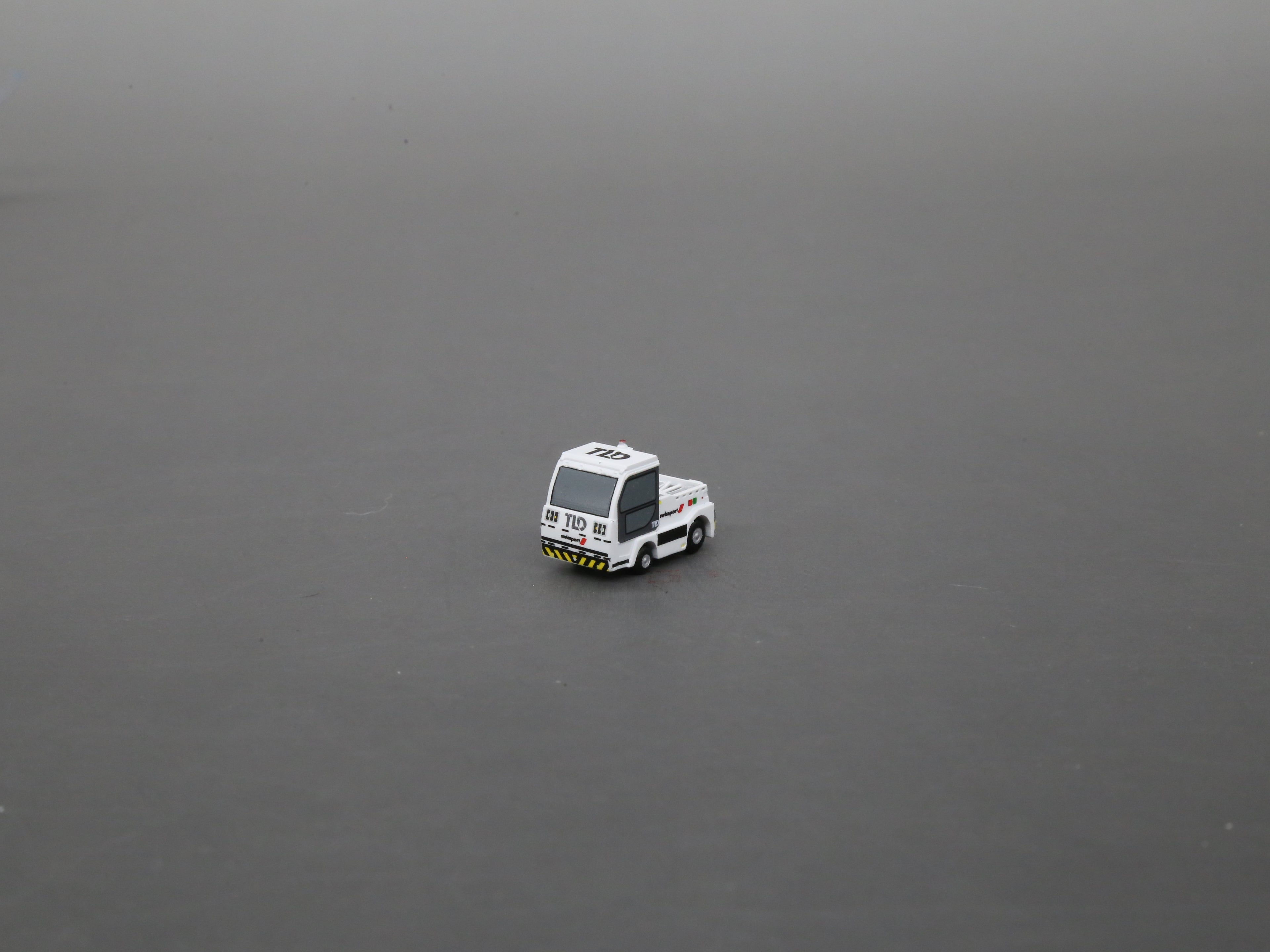 1/200 Airport TLD GET-16 Luggage Tractor Finished Painted 3D Model Car