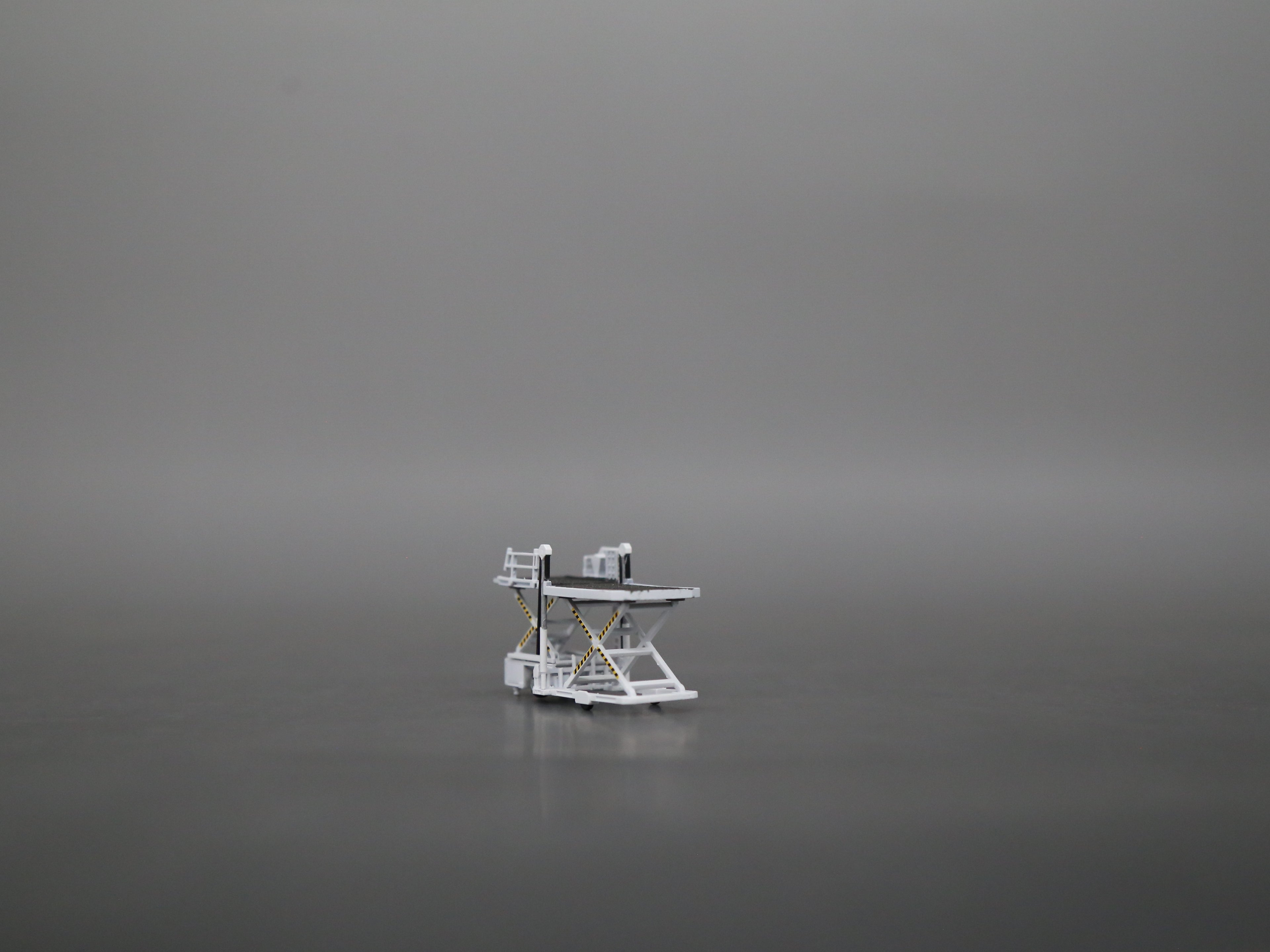 Scale 1:200/144 White trepel champ 70 airport cargo loader Finished Painted Printed 3D Model