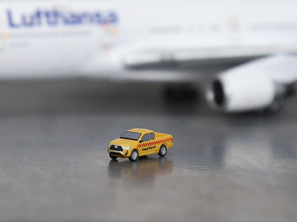 Scale 1:400 airport Ground service vehicle Painted Printed 3D Model
