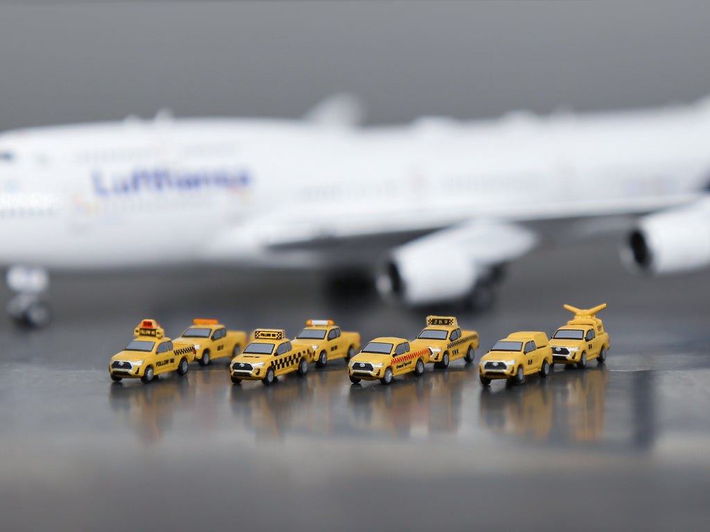 Scale 1/400 airport follow me car Painted Printed 3D Model