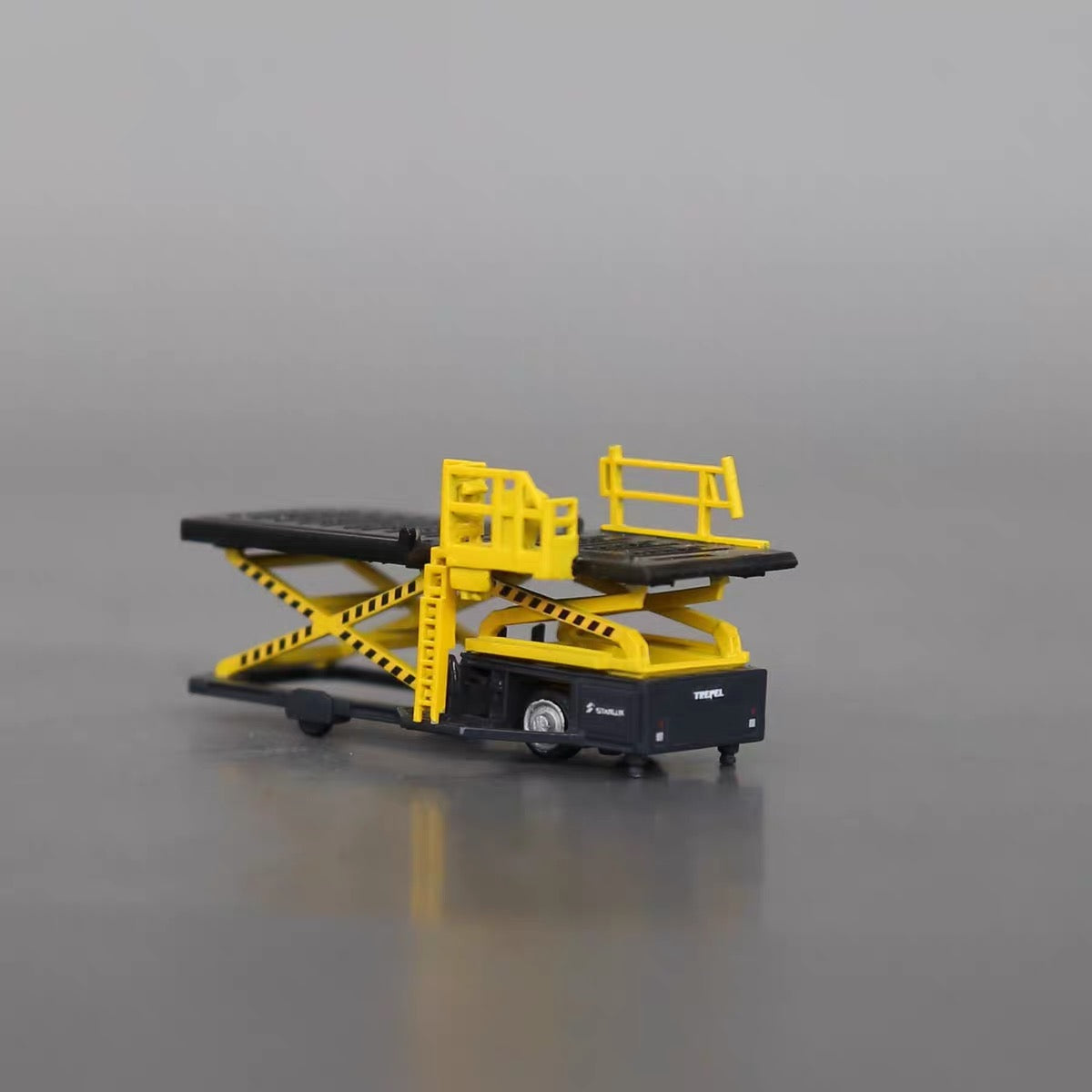 Scale 1:200/144 starlink trepel champ70 airport cargo loader Finished Painted Printed 3D Model