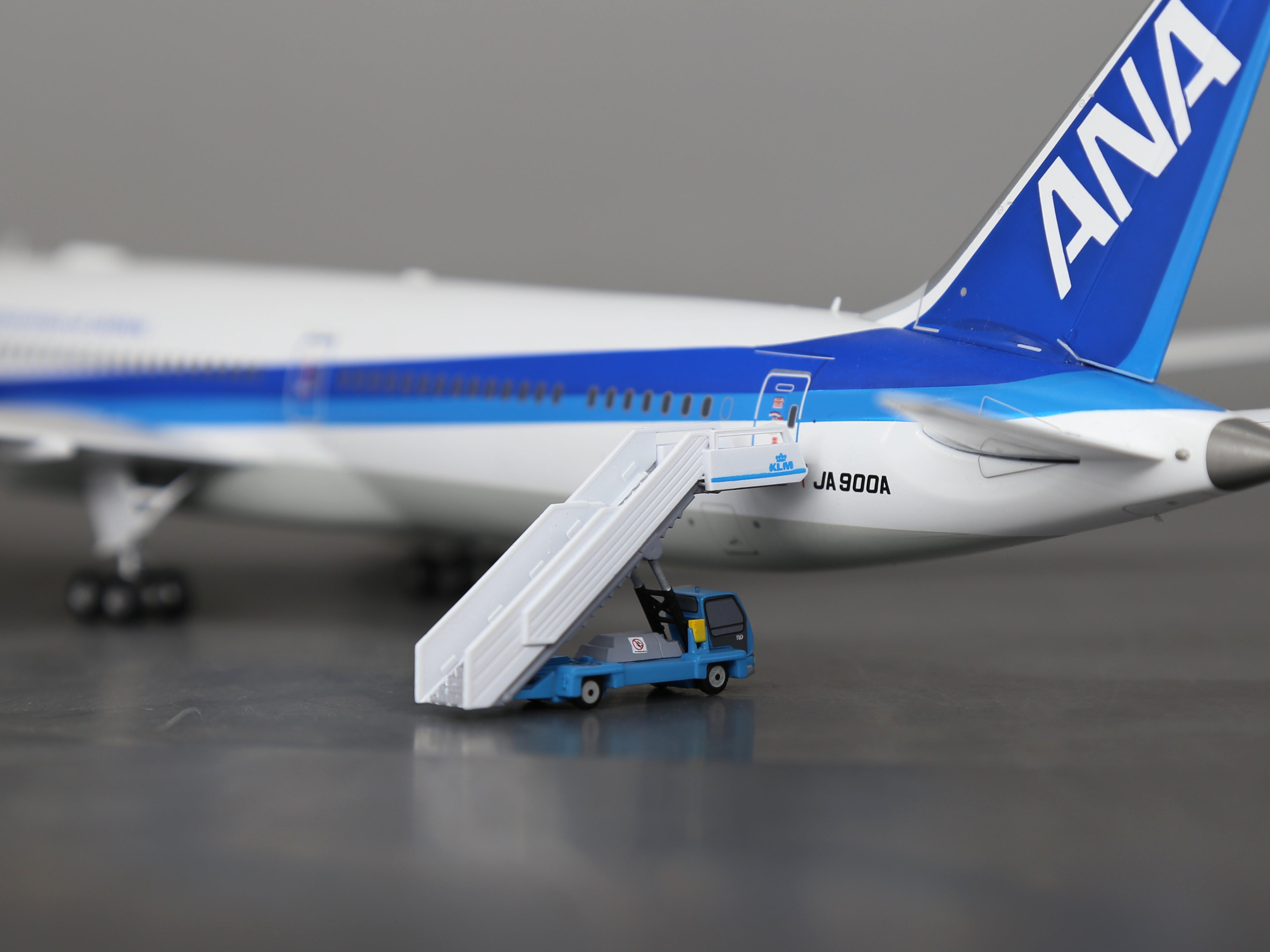 Scale 1:400/200/144 TLD KLM white staircase truck handmade printed Finished 3D Modeling car