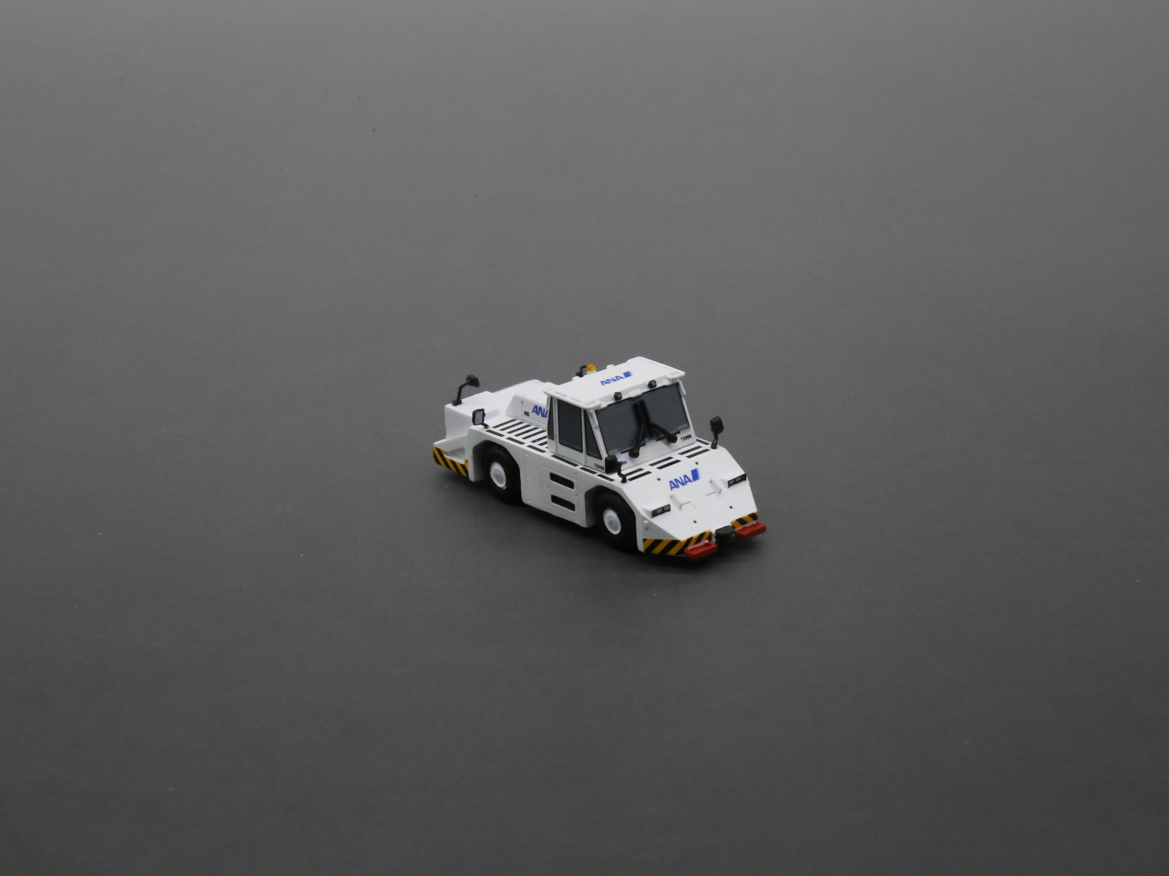 1/200 Airport WT-250 ANA/JAL tractor Finished 3D Model