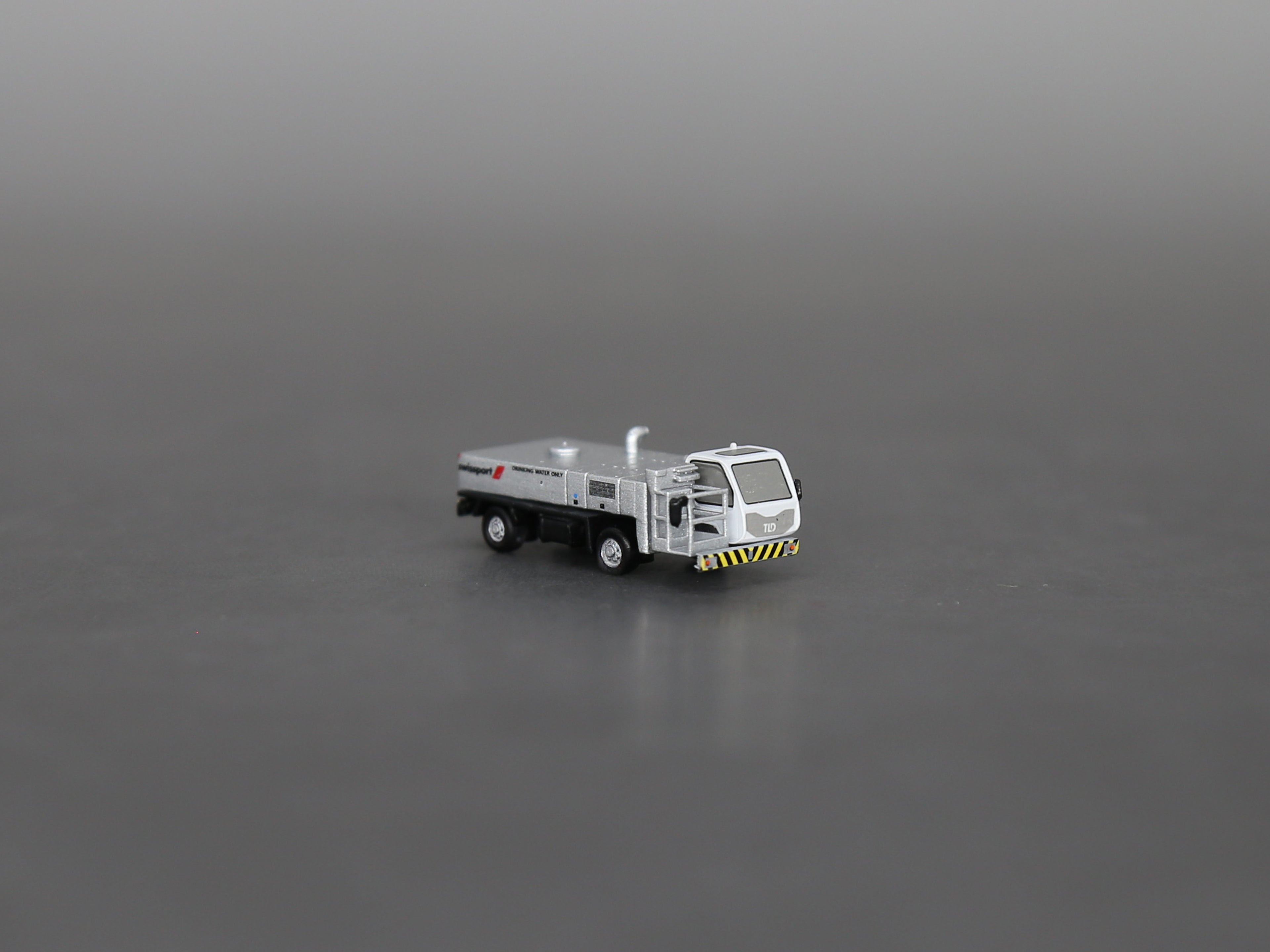 Scale 1:400/200 Swissport TLD WSP-900 Portable water servicing vehicle Painted Printed 3D Model