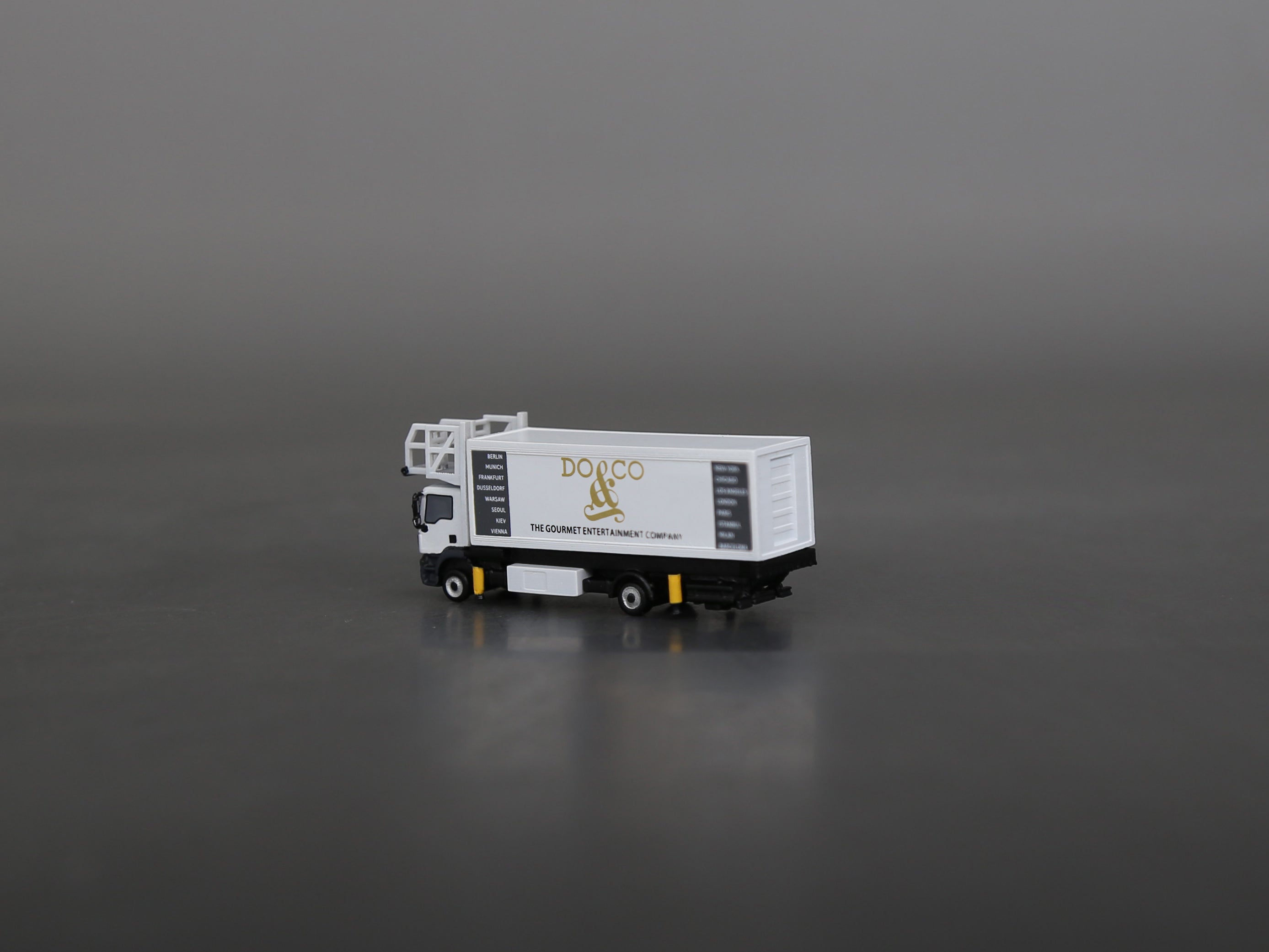 Scale 1:400/200 MAN single-axle Aircraft DO&CO Catering truck printed Finished 3D Model