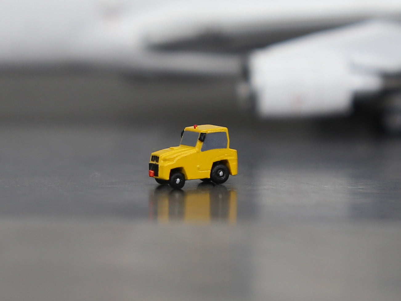 Scale 1:400 Mixed Airport GSE Bundle II – Finished 3D Printed Models