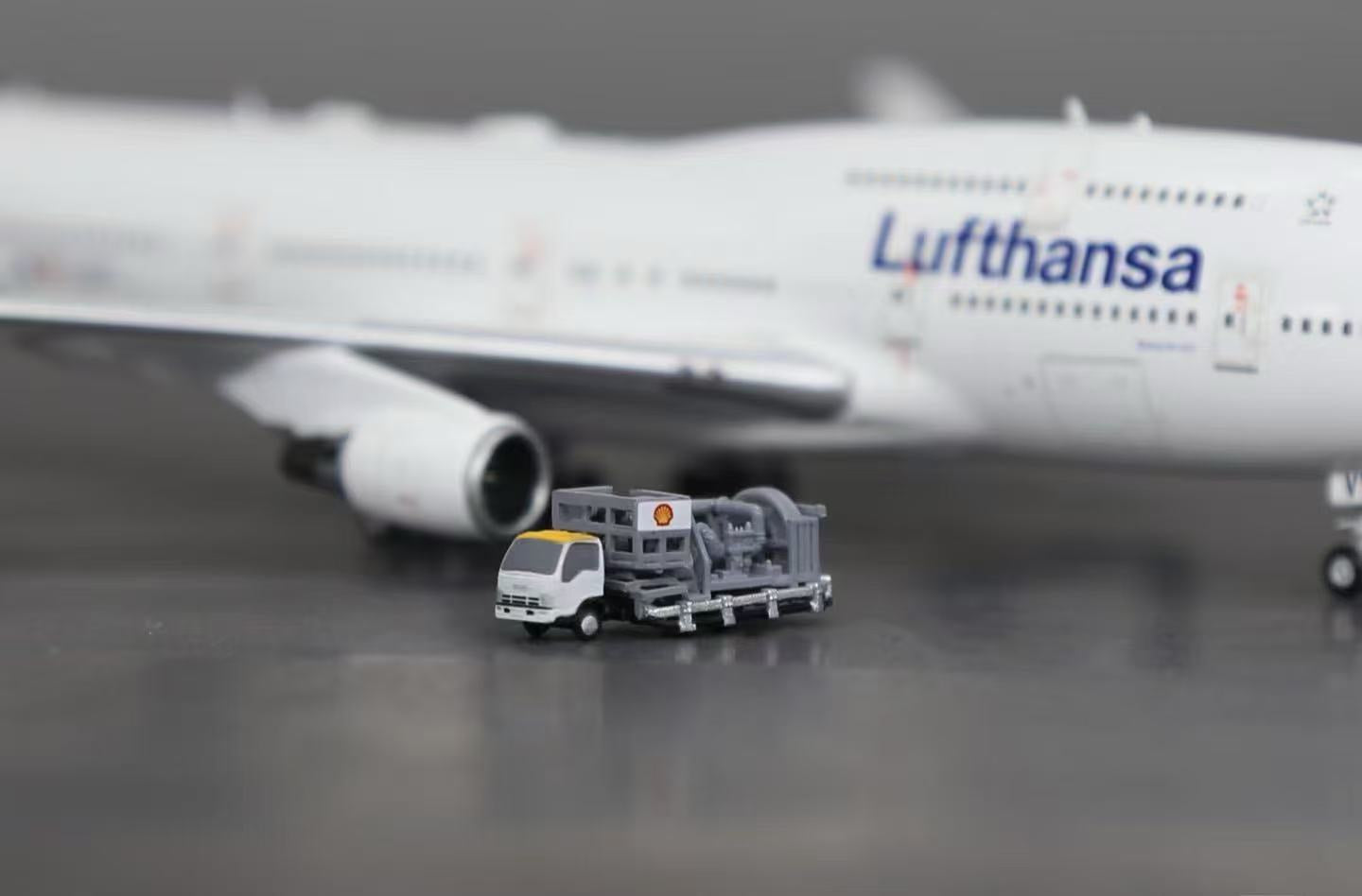 1/400 Airport ISUZU Shell plc FUEL TRUCK Finished printed 3D Model