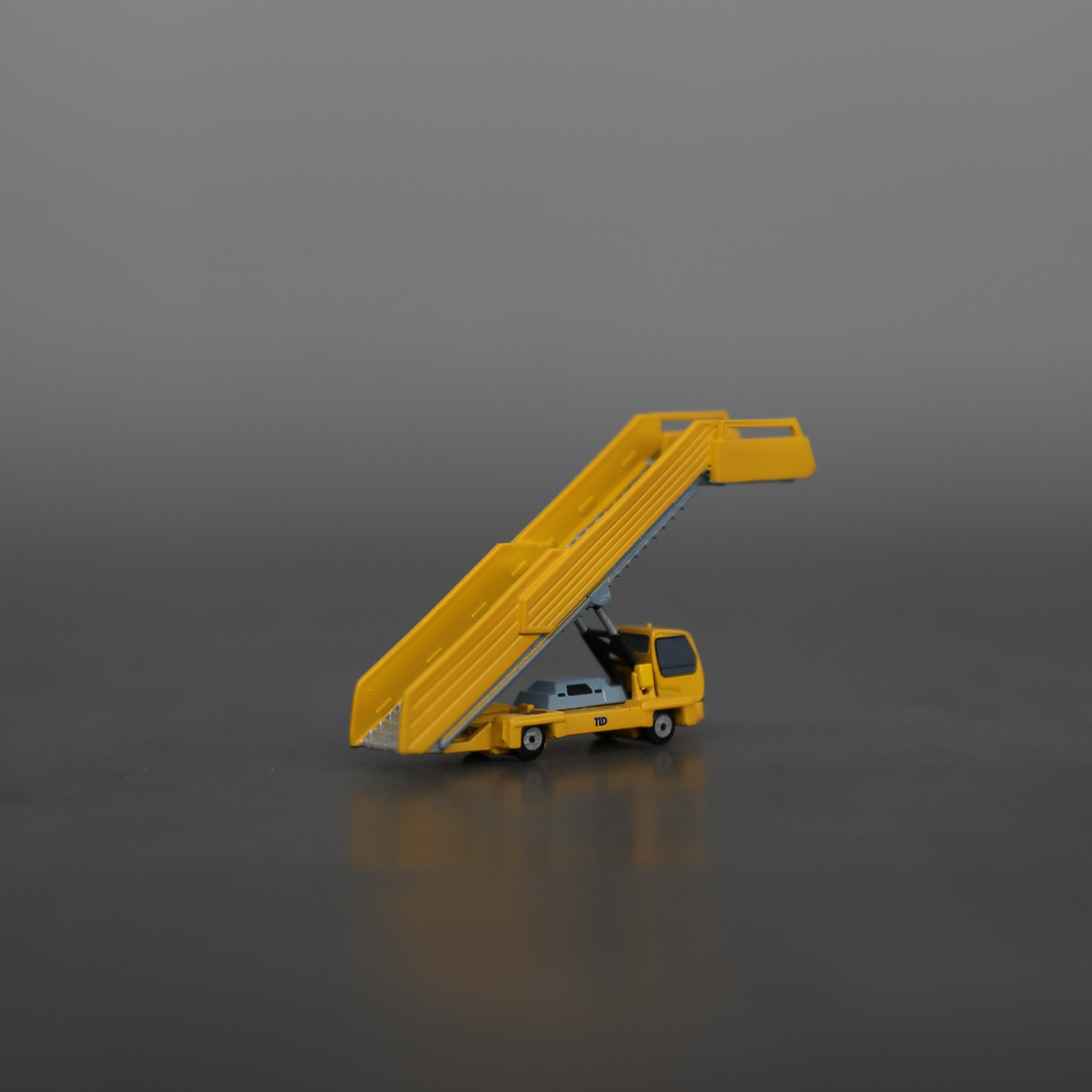 Scale 1:400/200/144 TLD yellow staircase truck handmade printed Finished 3D Modeling car