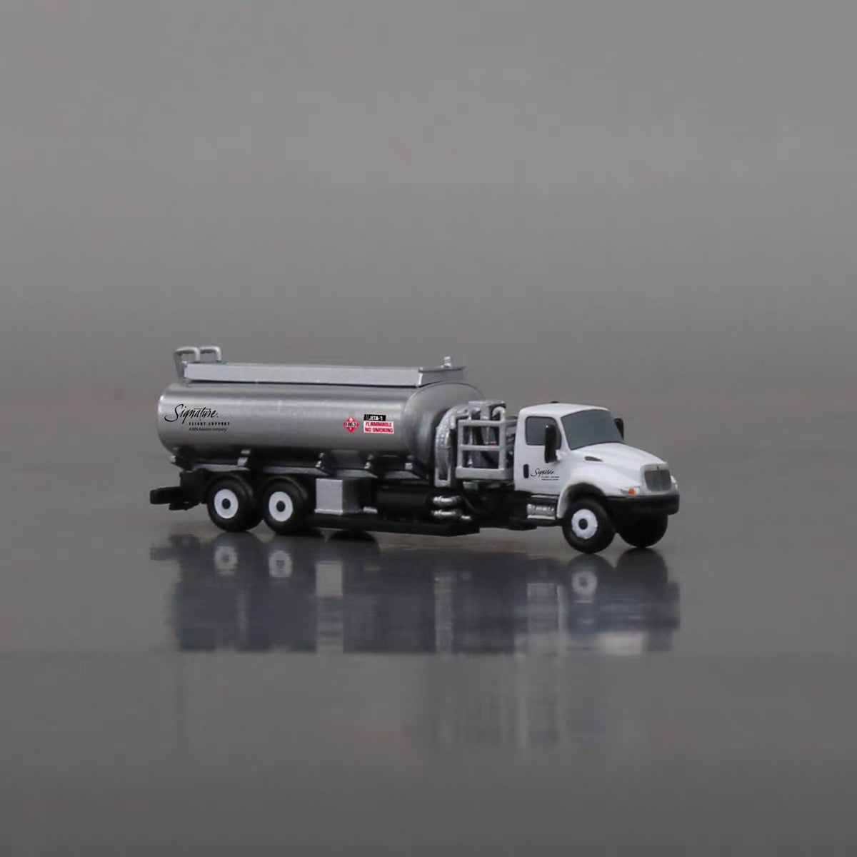 Scale 1:200 Signature Sky Mark Aviation Refueling Services Vehicle Finished Printed 3D Model
