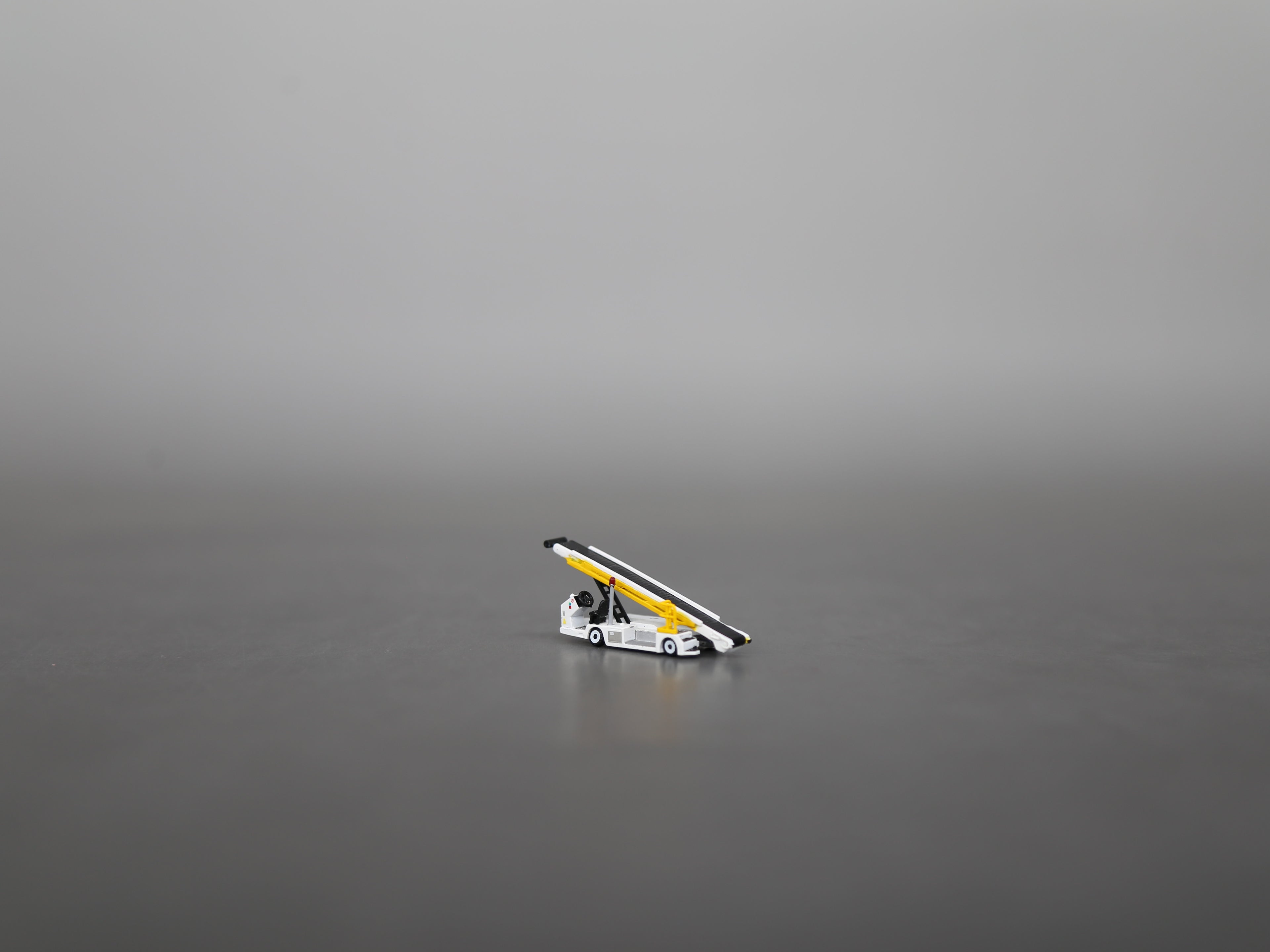 Scale 1/400- Swissport White TLD Belt Loader truck Finished Painted 3D Printed Model