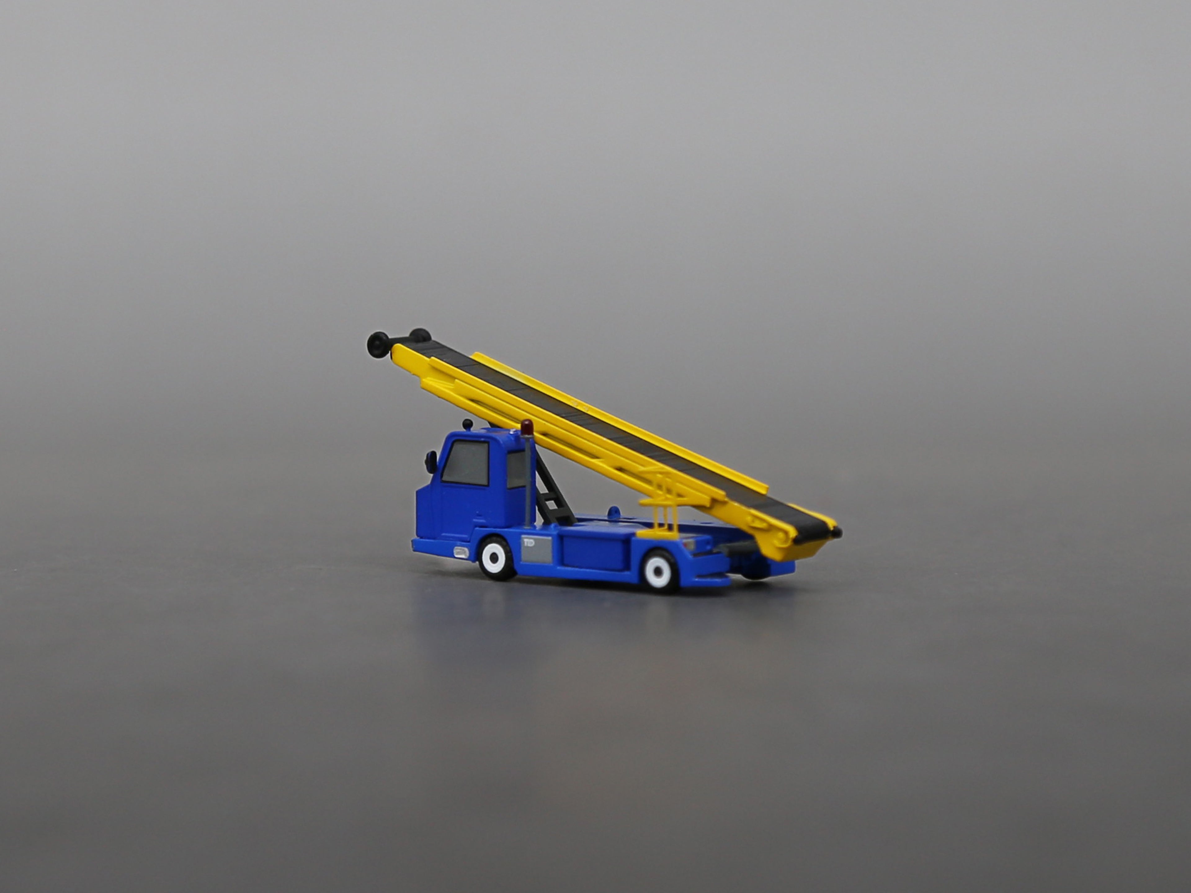 Scale 1:400/200Airport Blue TLD Belt Loader truck Finished Painted 3D Printed Model