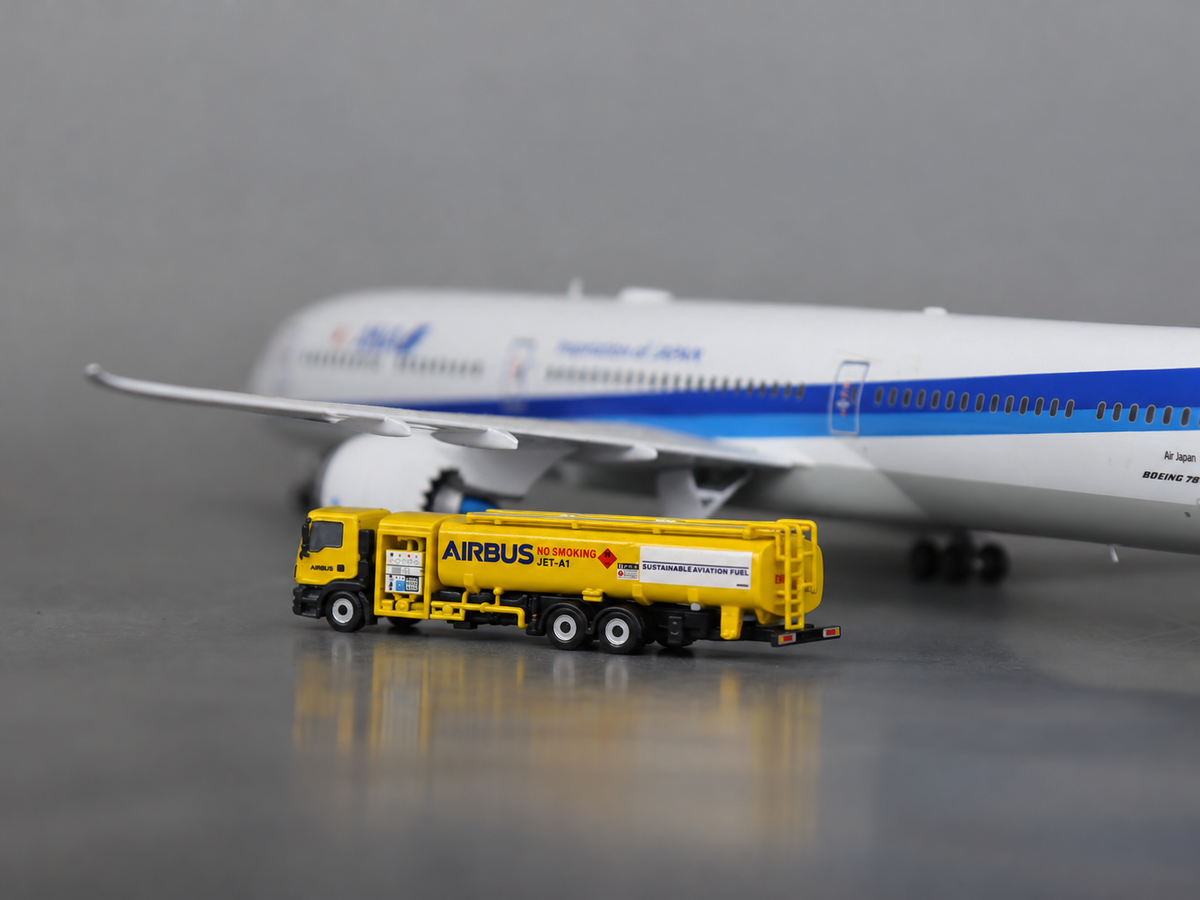 Scale 1:400/200 Aircraft Single-axle Airbus Gas Refueler Finished Printed 3D Model