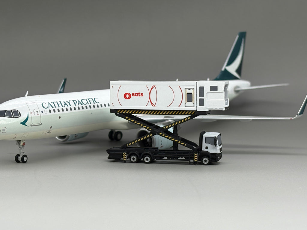 Scale 1:400/200 Airport SATS Catering truck printed Finished 3D Model car