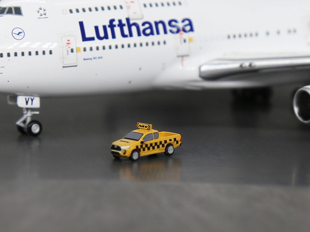 Scale 1/400 airport follow me car Painted Printed 3D Model