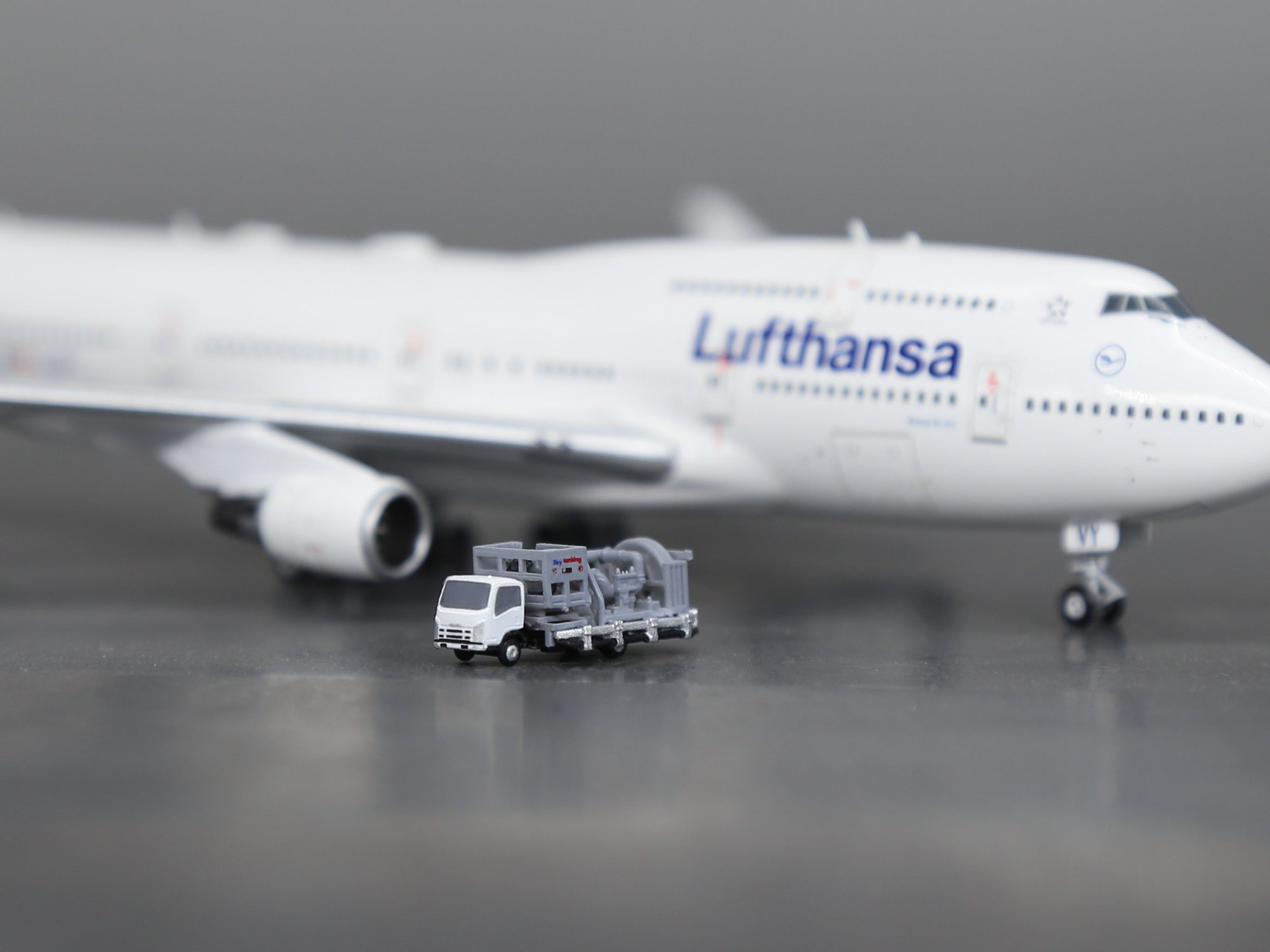 Scale 1:400 Mixed Fuel TRUCK AND F396 GSE Bundle – Finished 3D Printed Models